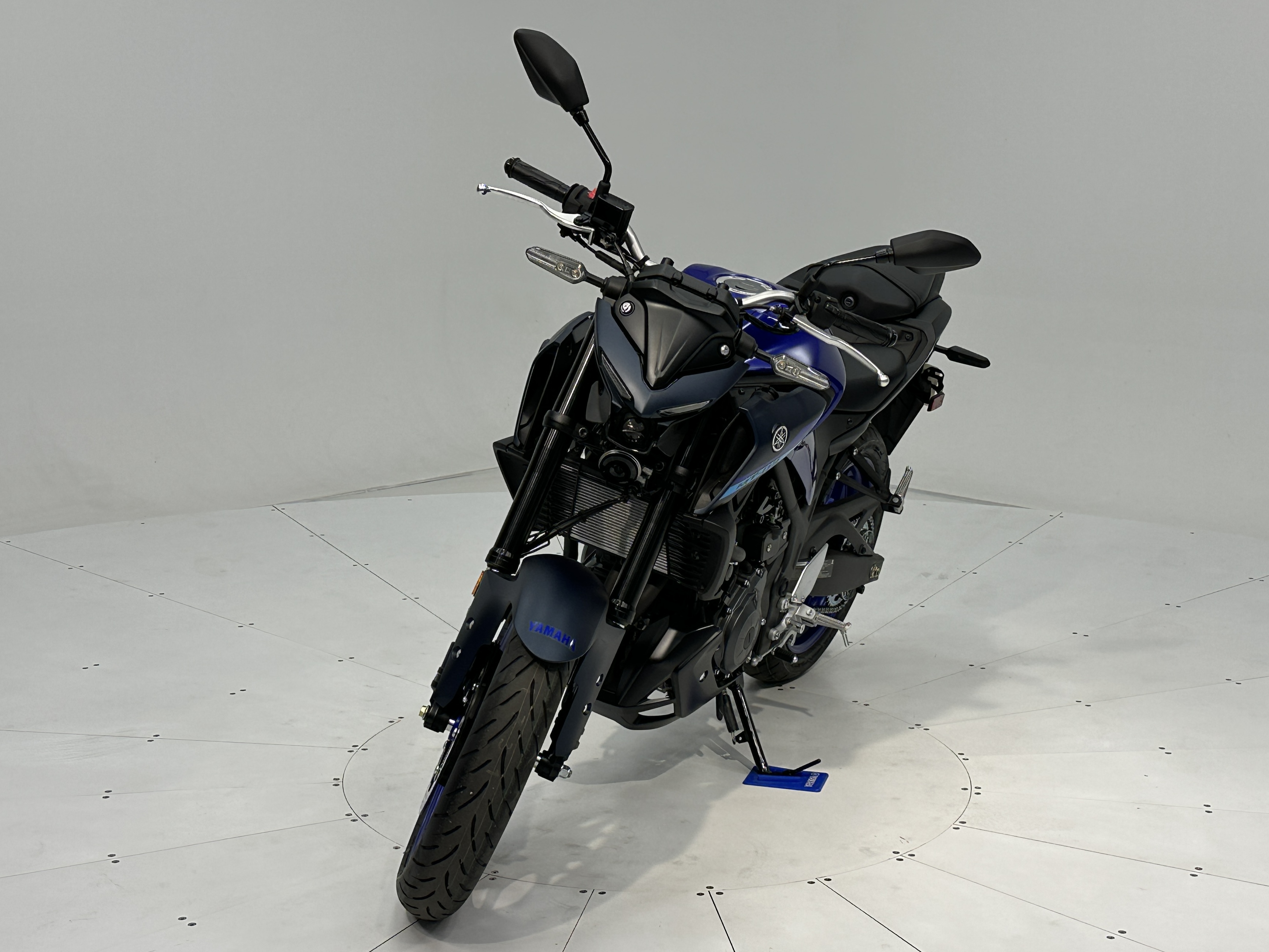 2025 Yamaha MT-03 - Photo 4