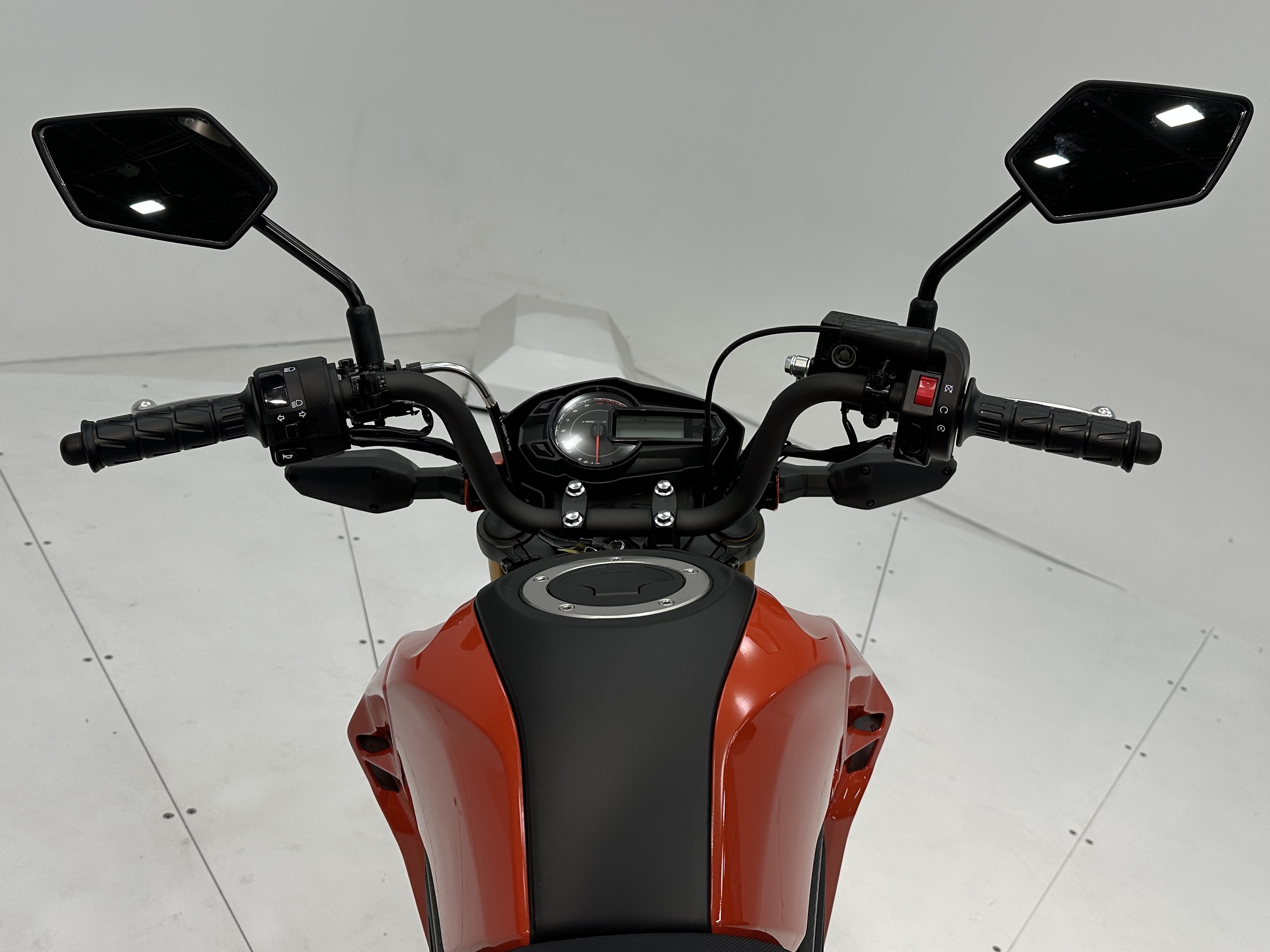 2025 Kawasaki Z125 PRO - Photo 5