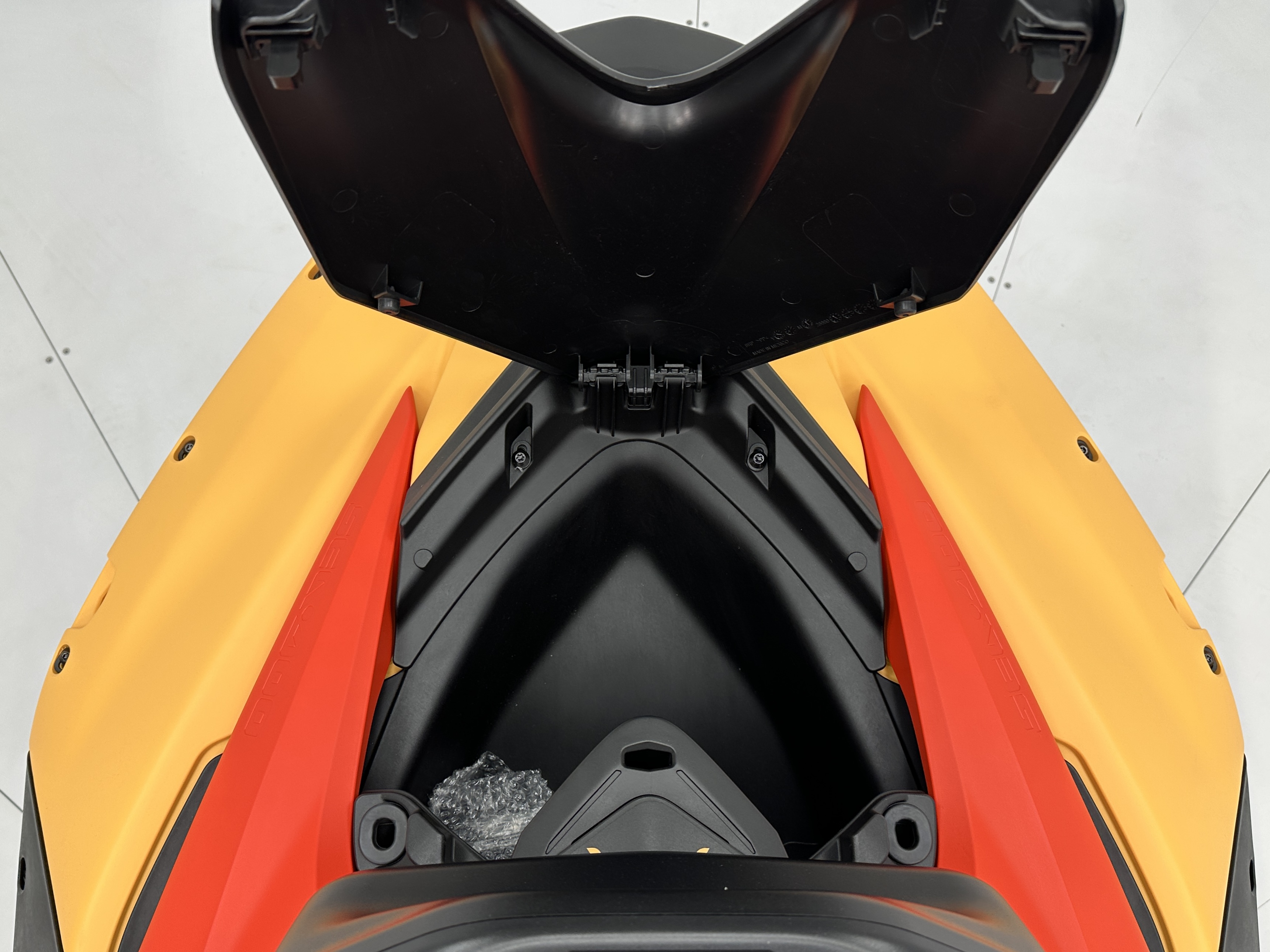 2025 Sea-Doo Spark 3up ACE-90 w/ iBR & Convenience Package Plus (Sound System) - Photo 9