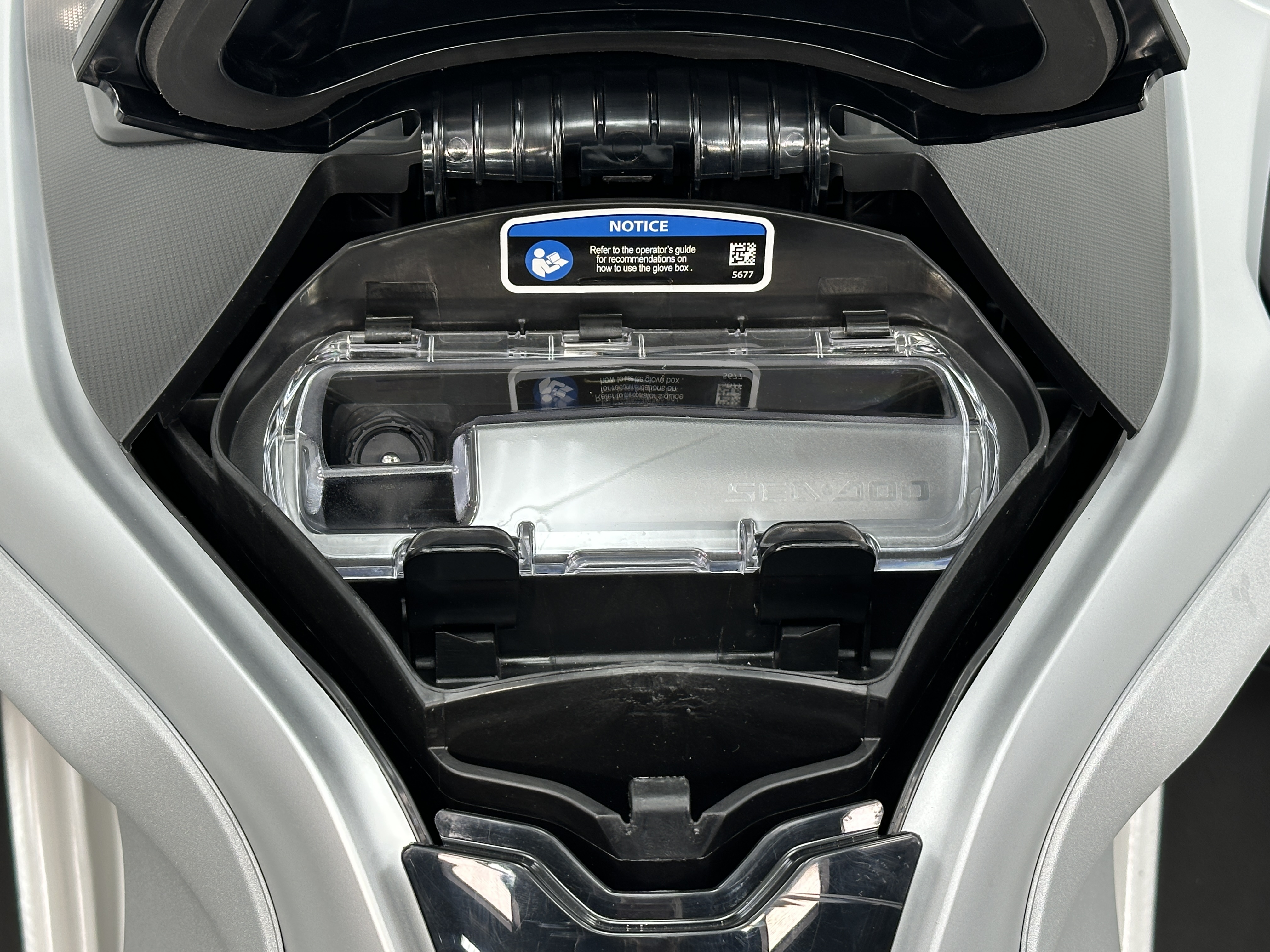 2025 Sea-Doo GTX Limited 325 (Sound System & iDF) Demonstrator - Photo 9