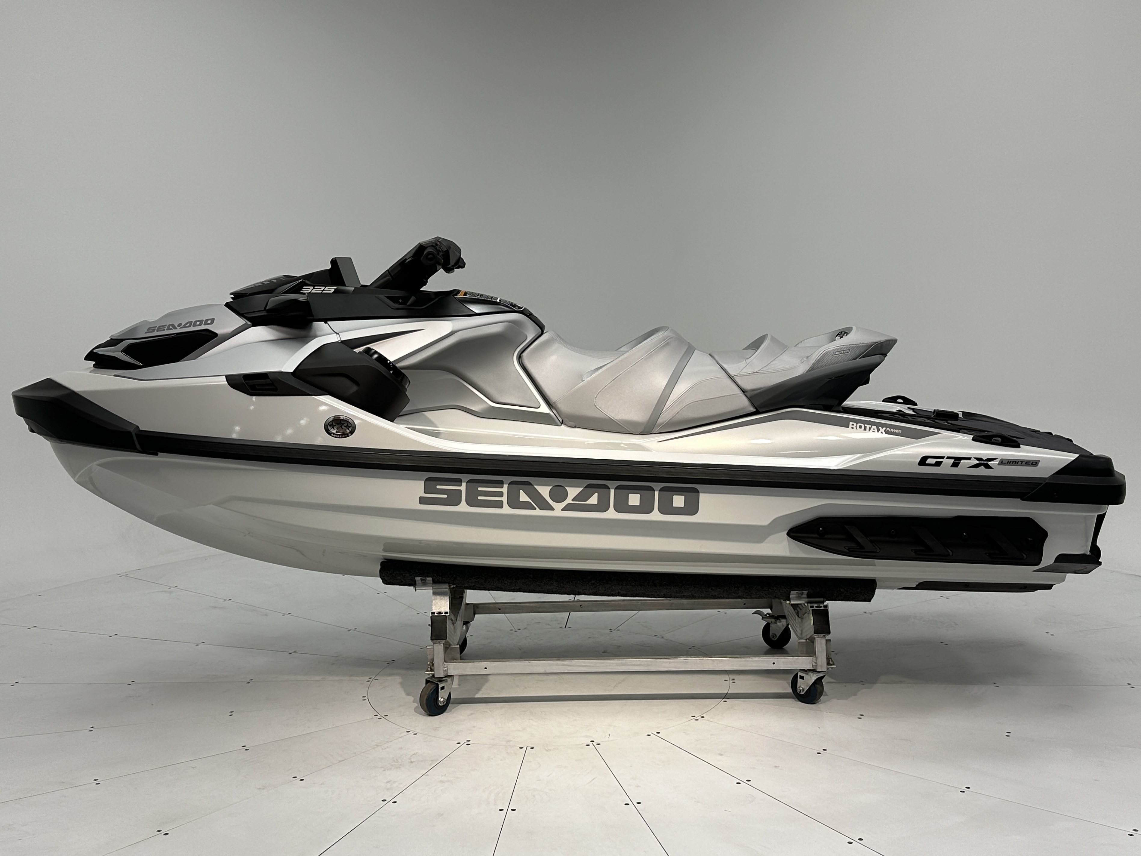 2025 Sea-Doo GTX Limited 325 (Sound System & iDF) Demonstrator - Photo 3