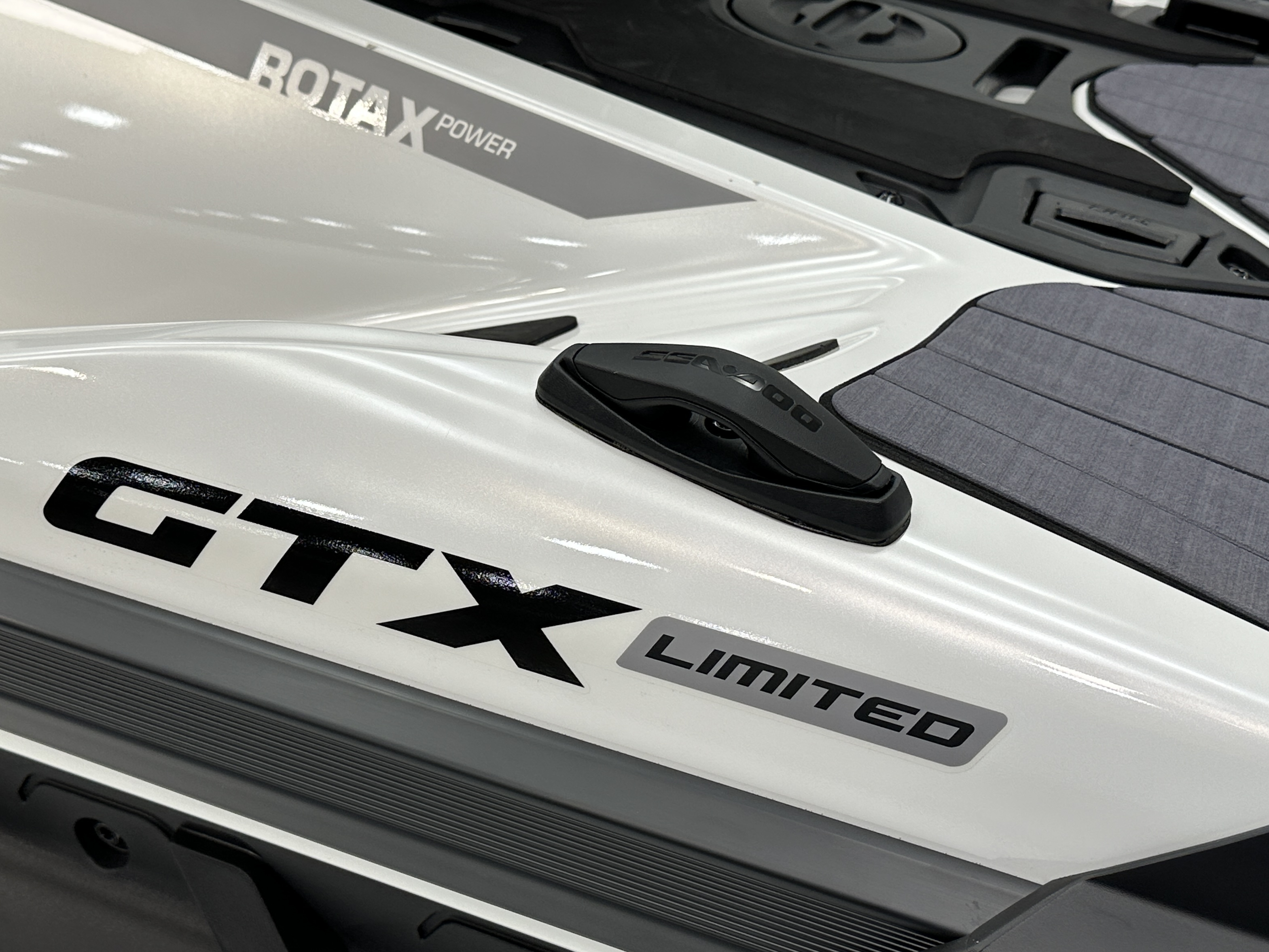 2025 Sea-Doo GTX Limited 325 (Sound System & iDF) Demonstrator - Photo 11