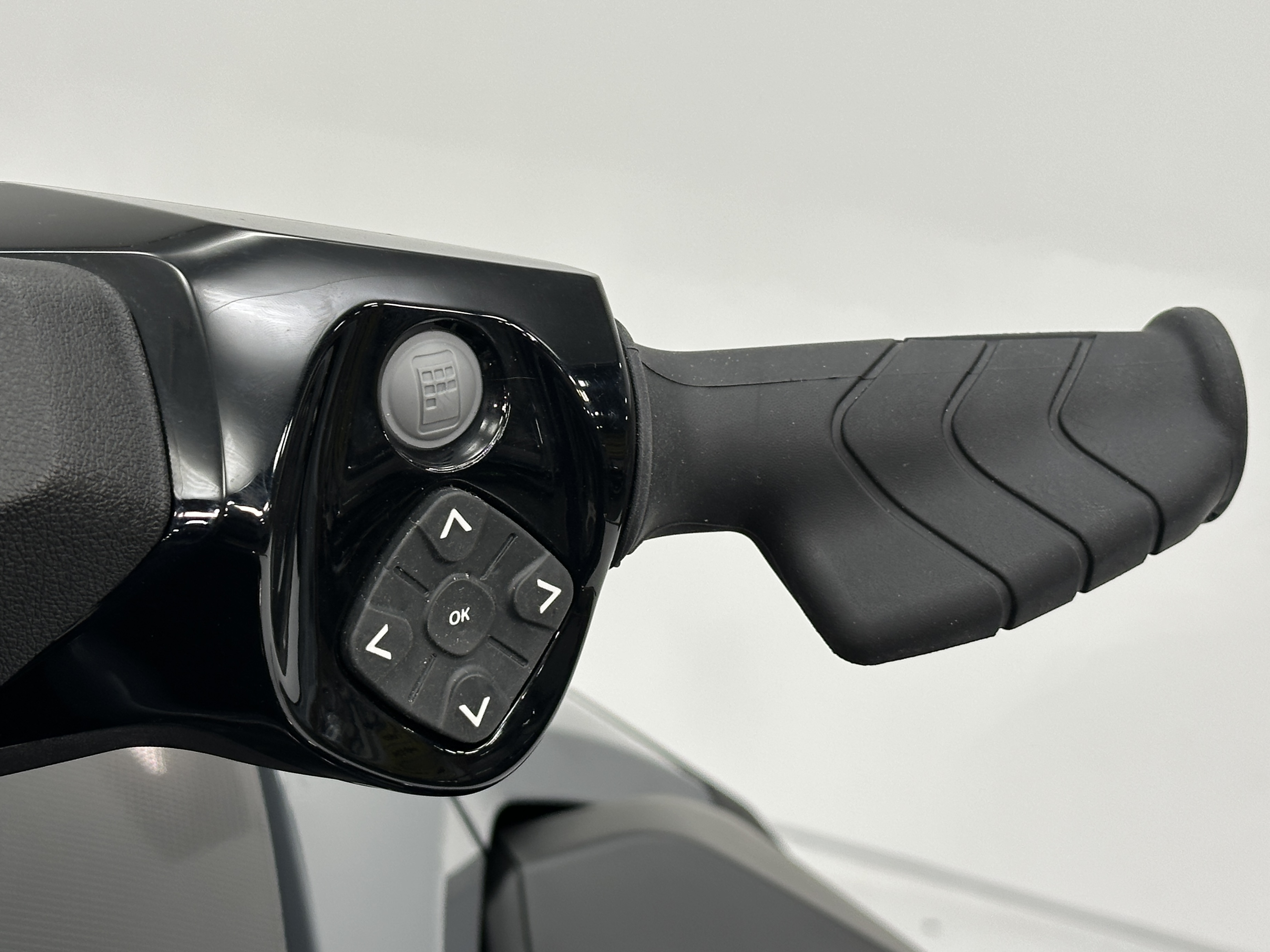 2025 Sea-Doo GTX 170 (Sound System & iDF) - Photo 7