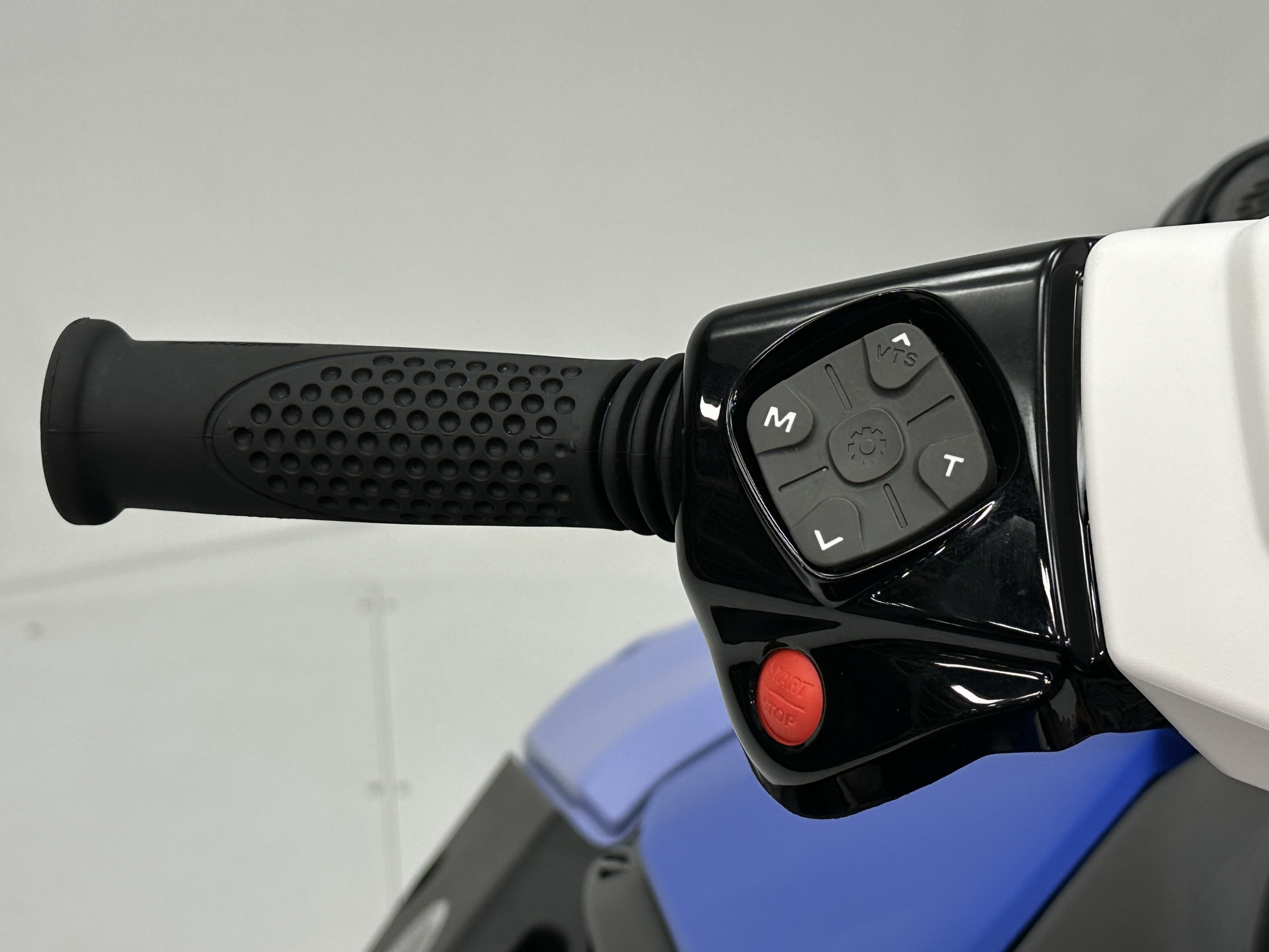 2025 Sea-Doo Spark 3up ACE-90 w/ iBR & Convenience Package Plus (Sound System) - Photo 7