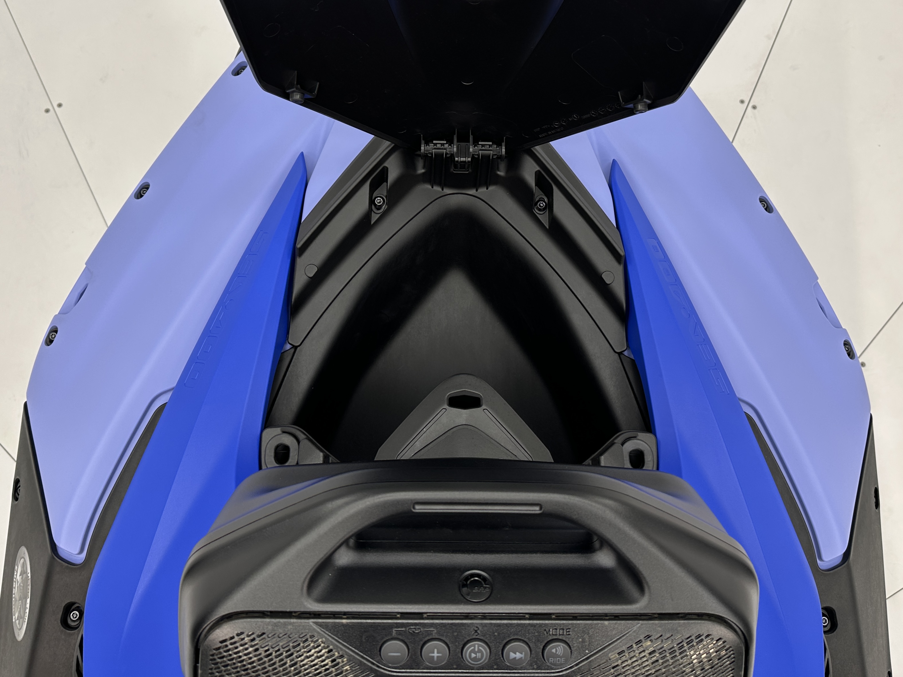 2025 Sea-Doo Spark 3up ACE-90 w/ iBR & Convenience Package Plus (Sound System) - Photo 9