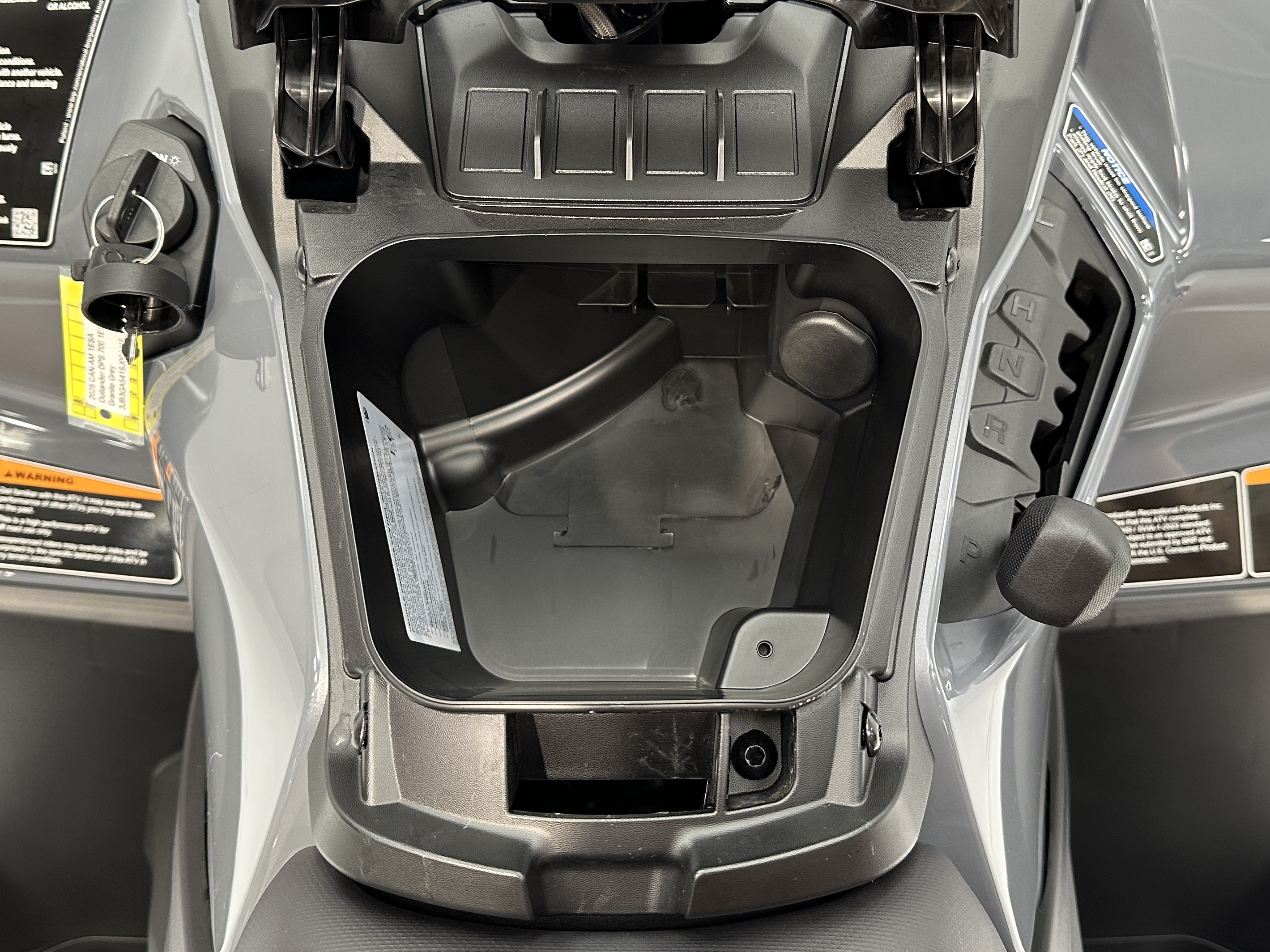 2025 Can-Am Outlander DPS 700 - Photo 9