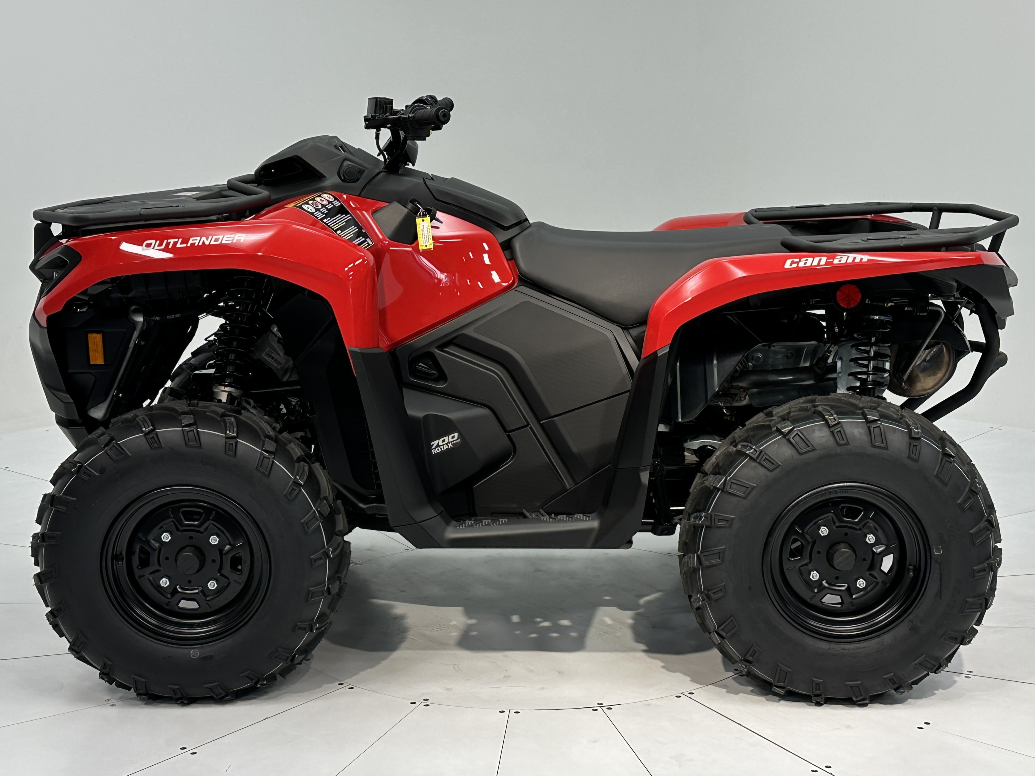 2025 Can-Am Outlander DPS 700 - Photo 3