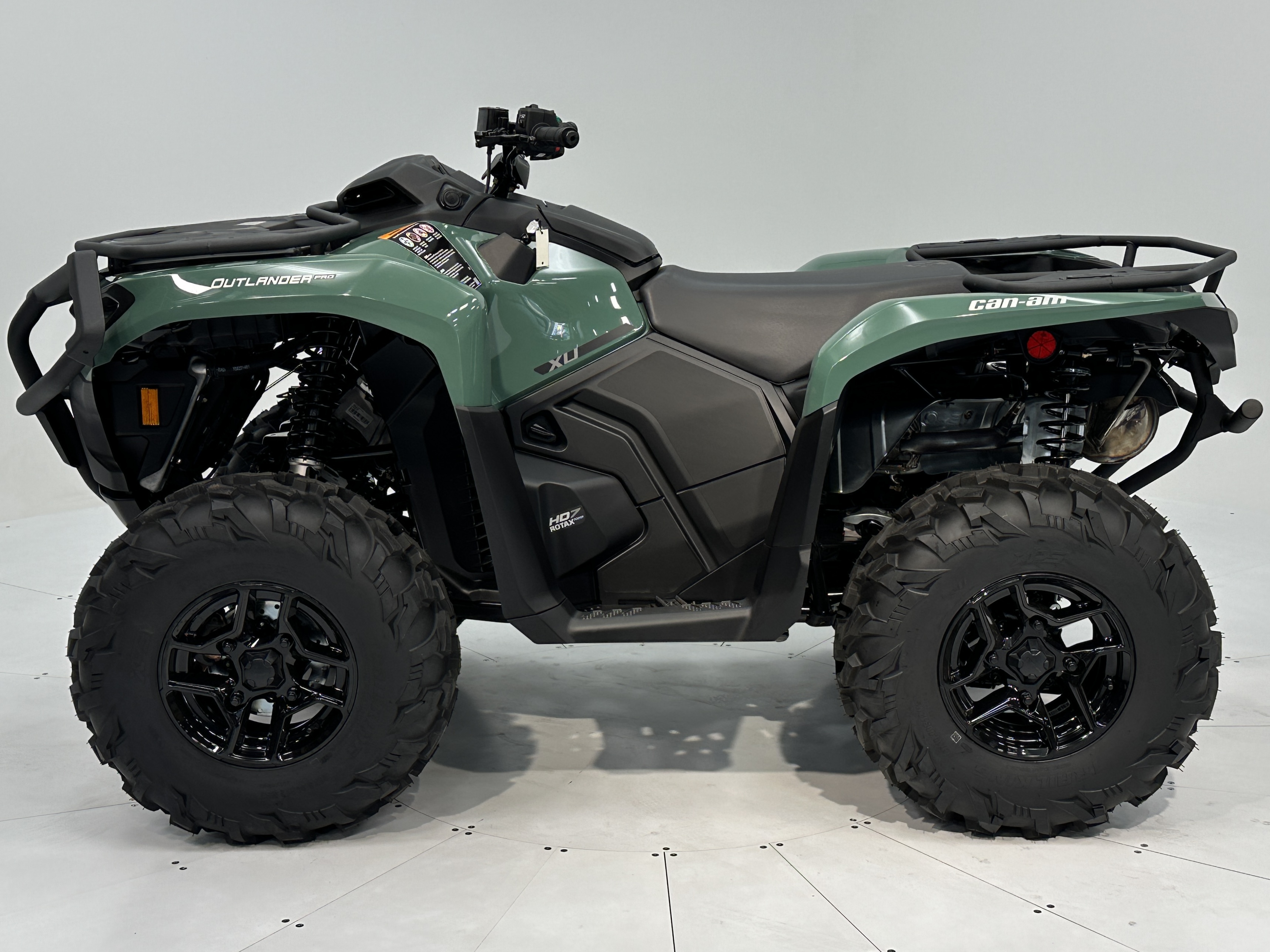 2025 Can-Am Outlander PRO XU HD7 - Photo 3