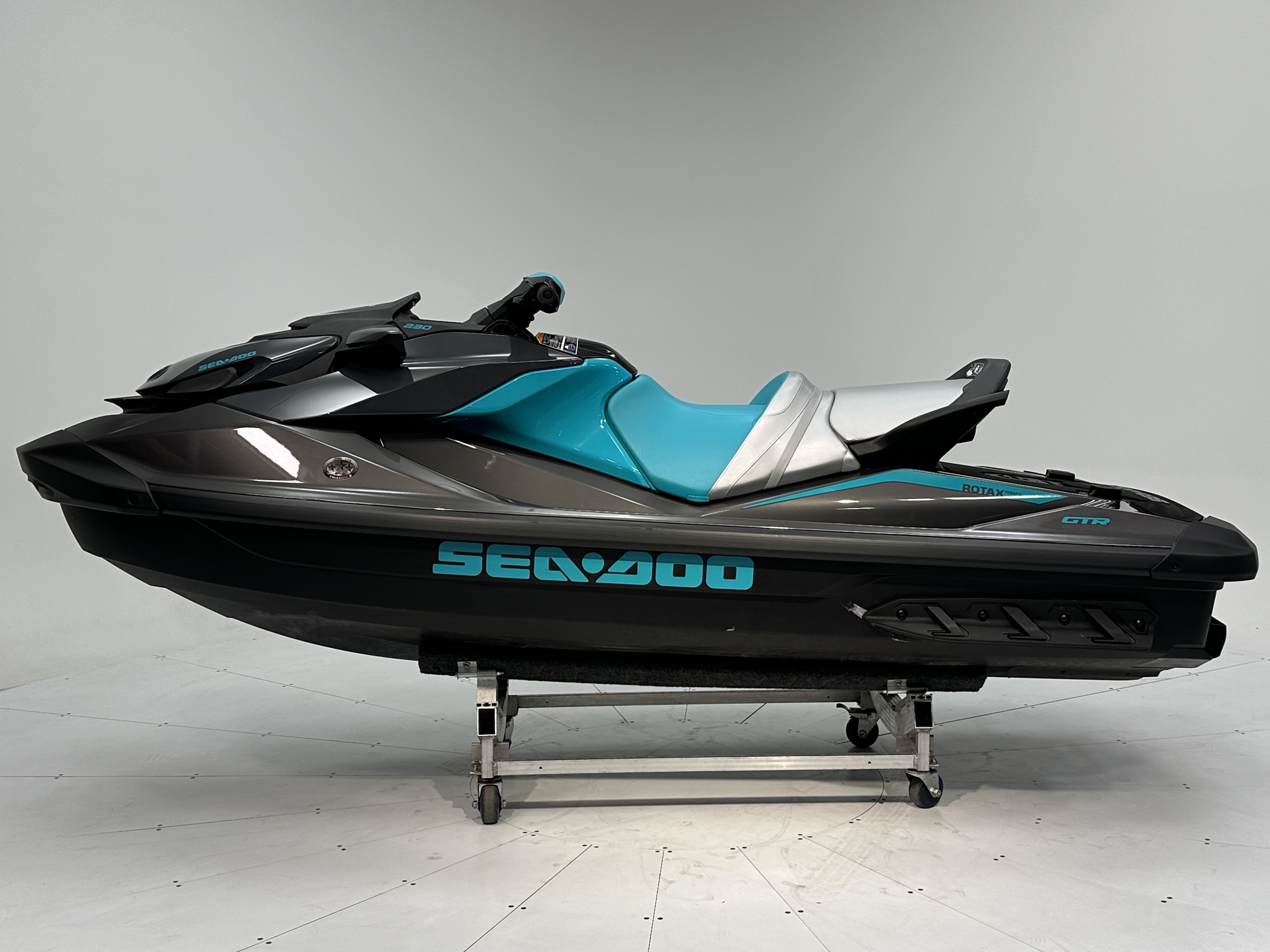 2025 Sea-Doo GTR 230 - Photo 3