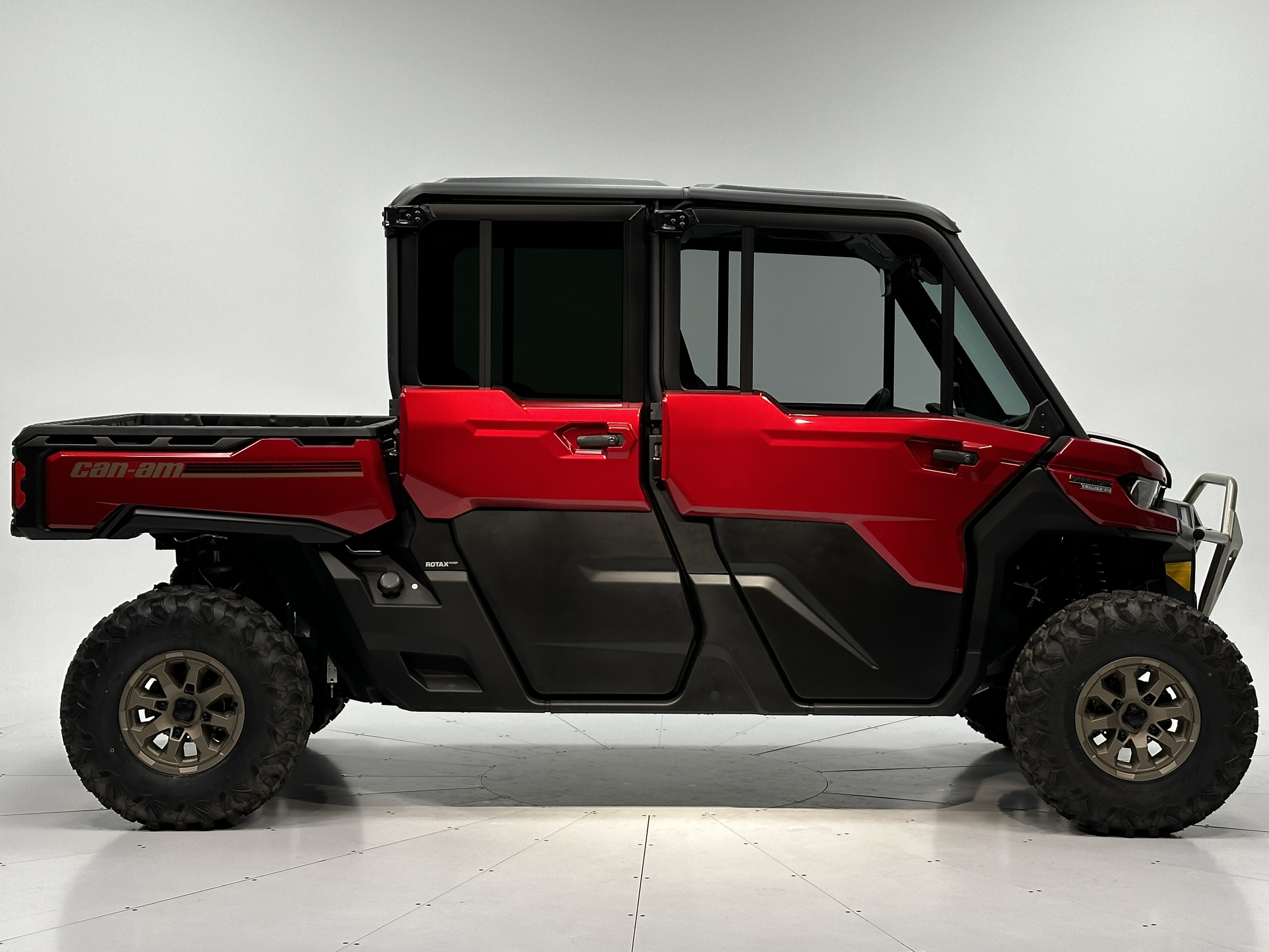 2025 Can-Am Defender MAX LIMITED CAB HD10