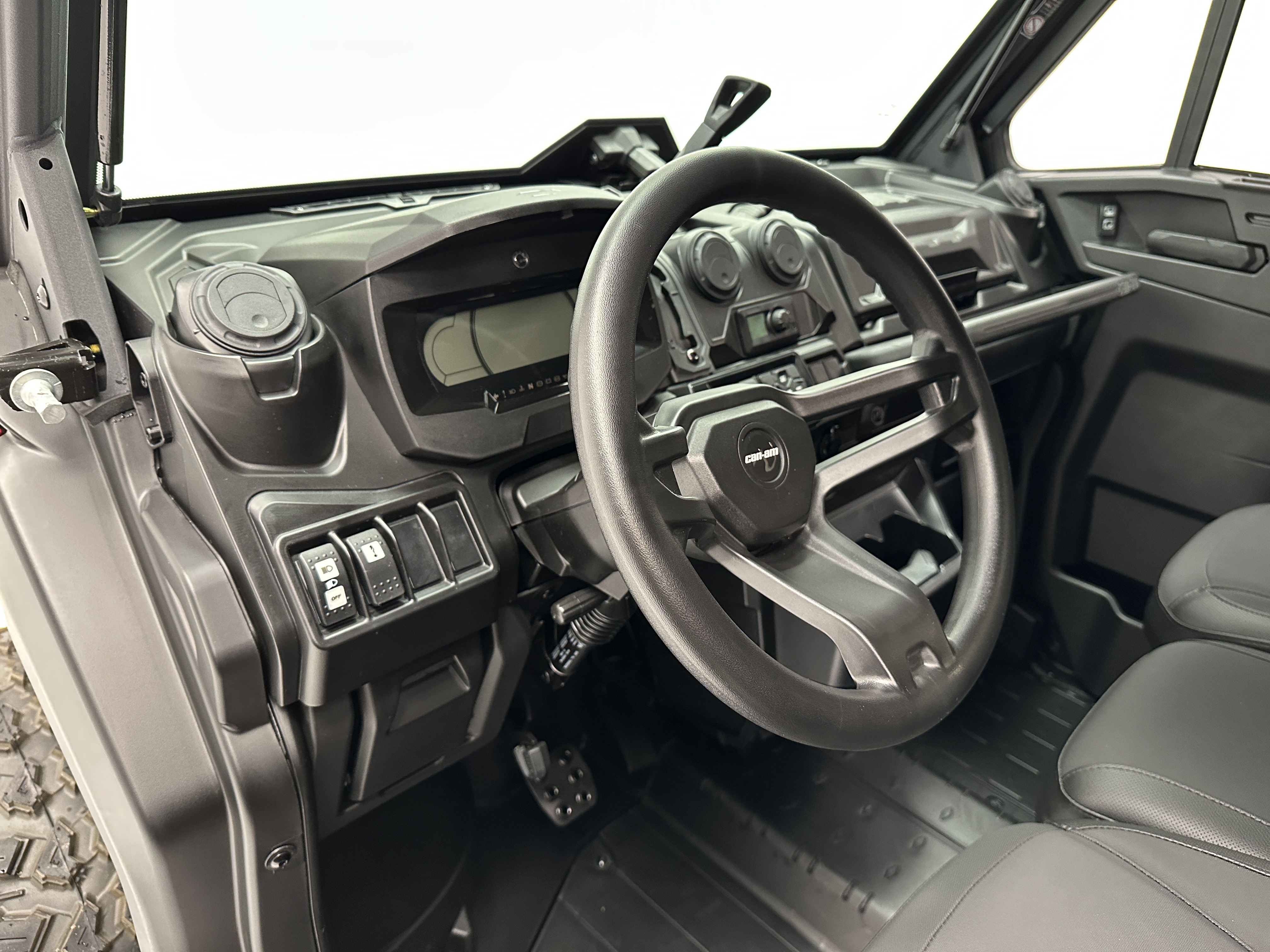 2025 Can-Am Defender MAX LIMITED CAB HD10 - Photo 5