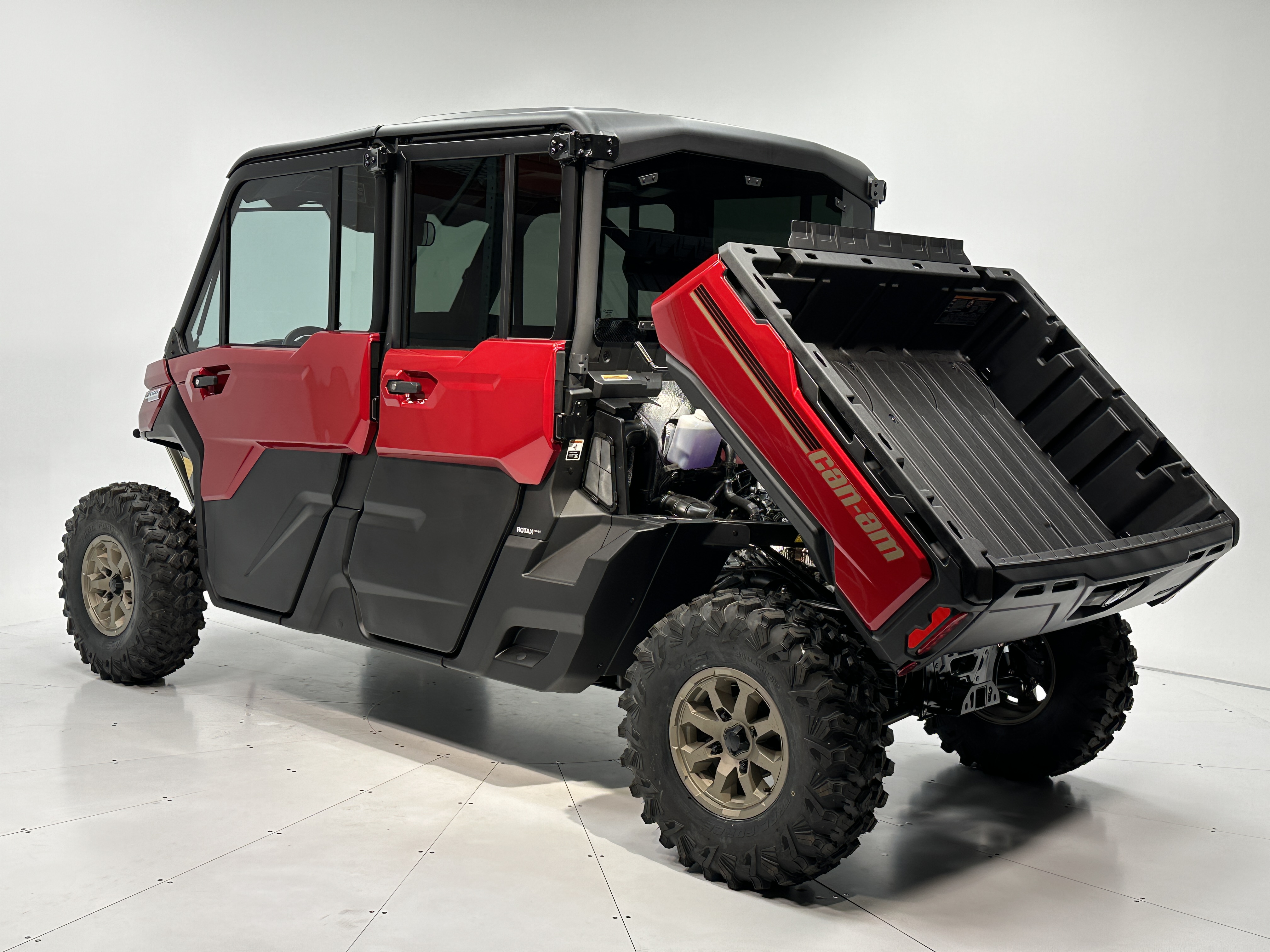 2025 Can-Am Defender MAX LIMITED CAB HD10 - Photo 15