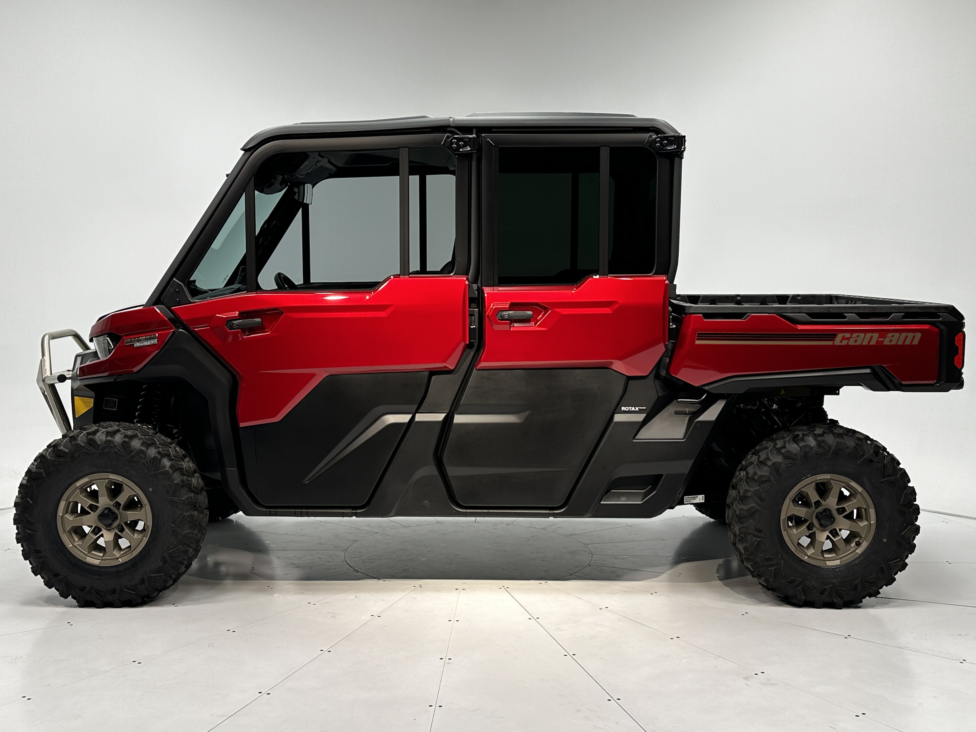 2025 Can-Am Defender MAX LIMITED CAB HD10 - Photo 3