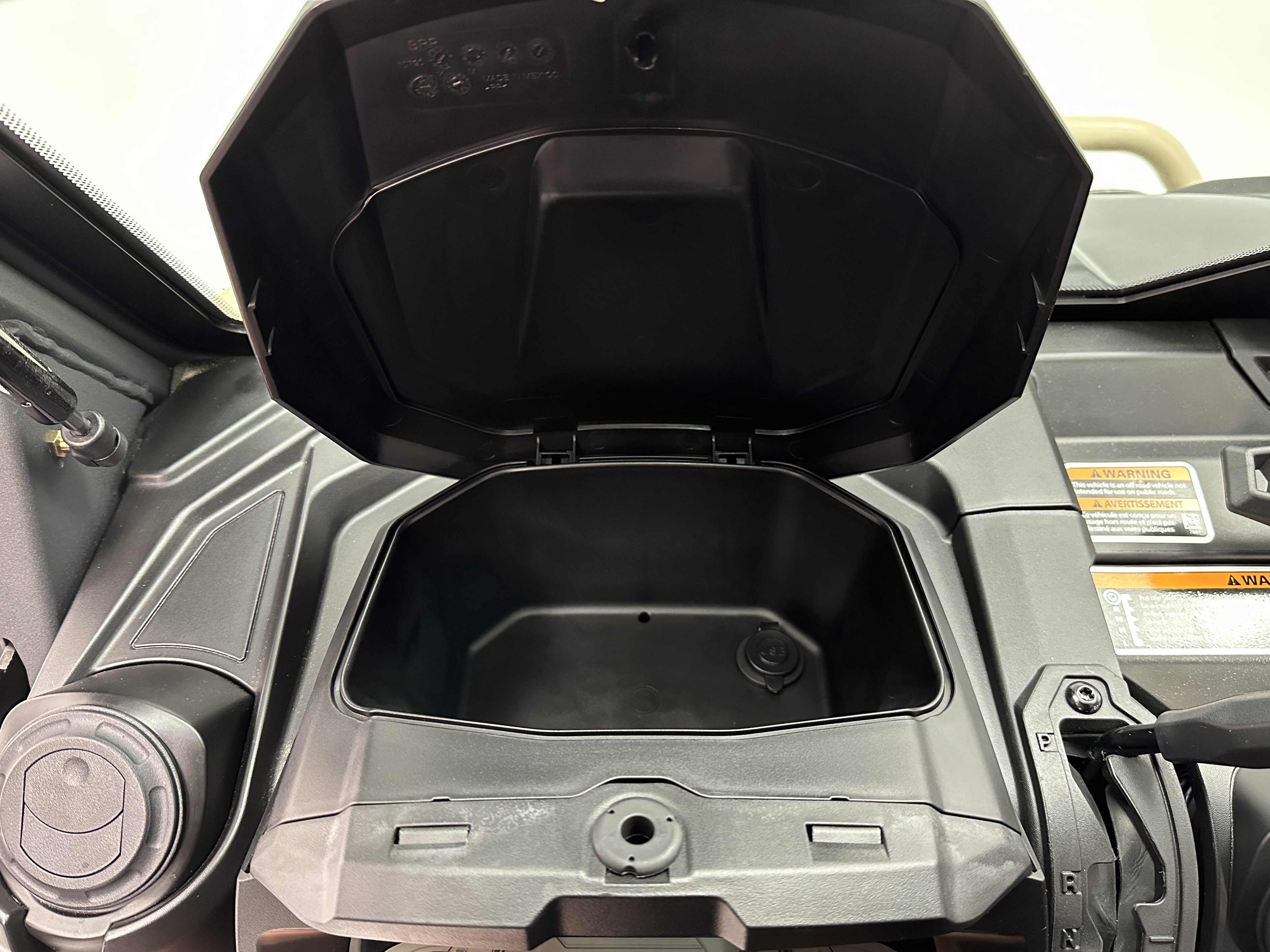 2025 Can-Am Defender MAX LIMITED CAB HD10 - Photo 10