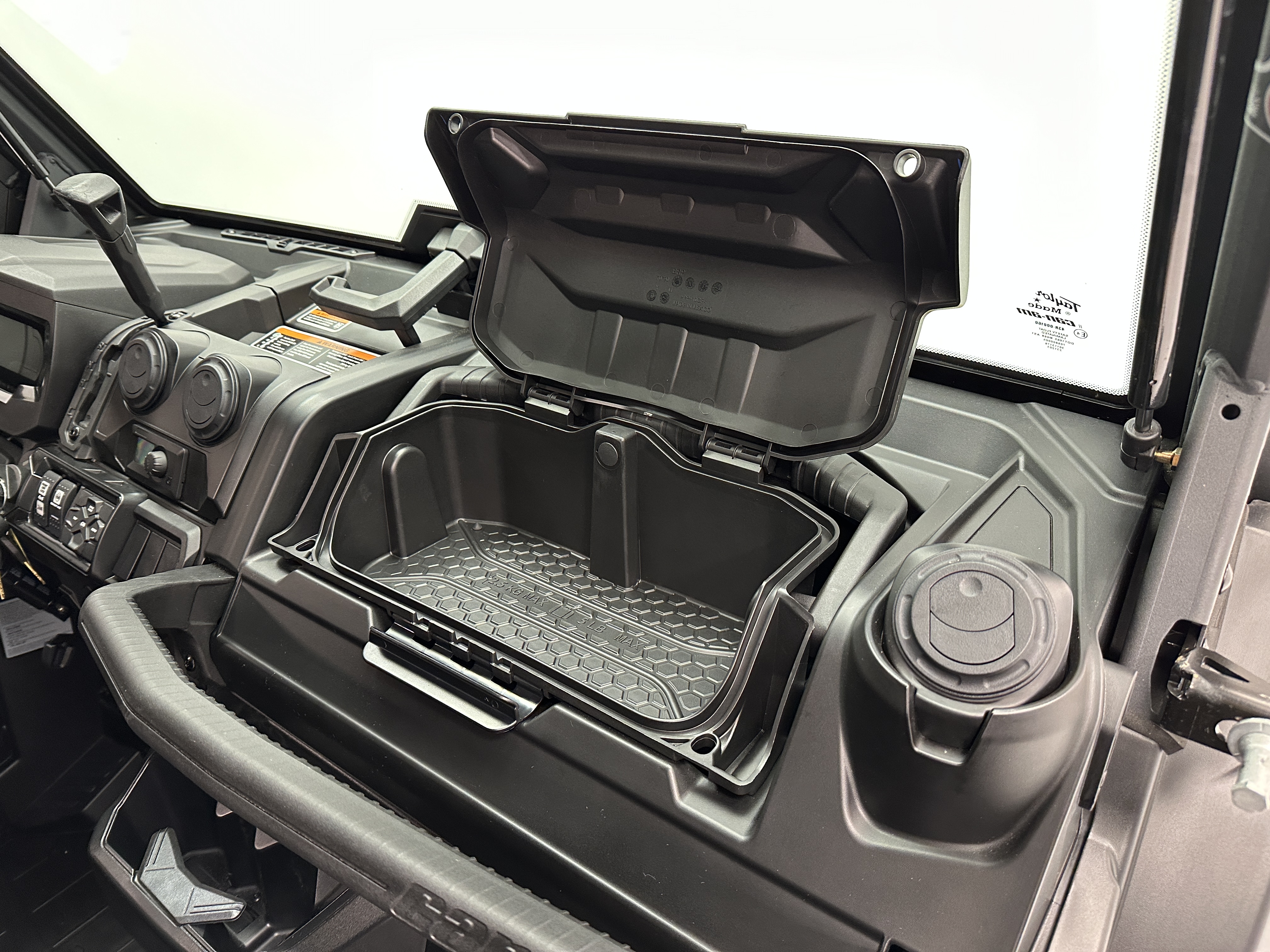 2025 Can-Am Defender MAX LIMITED CAB HD10 - Photo 11