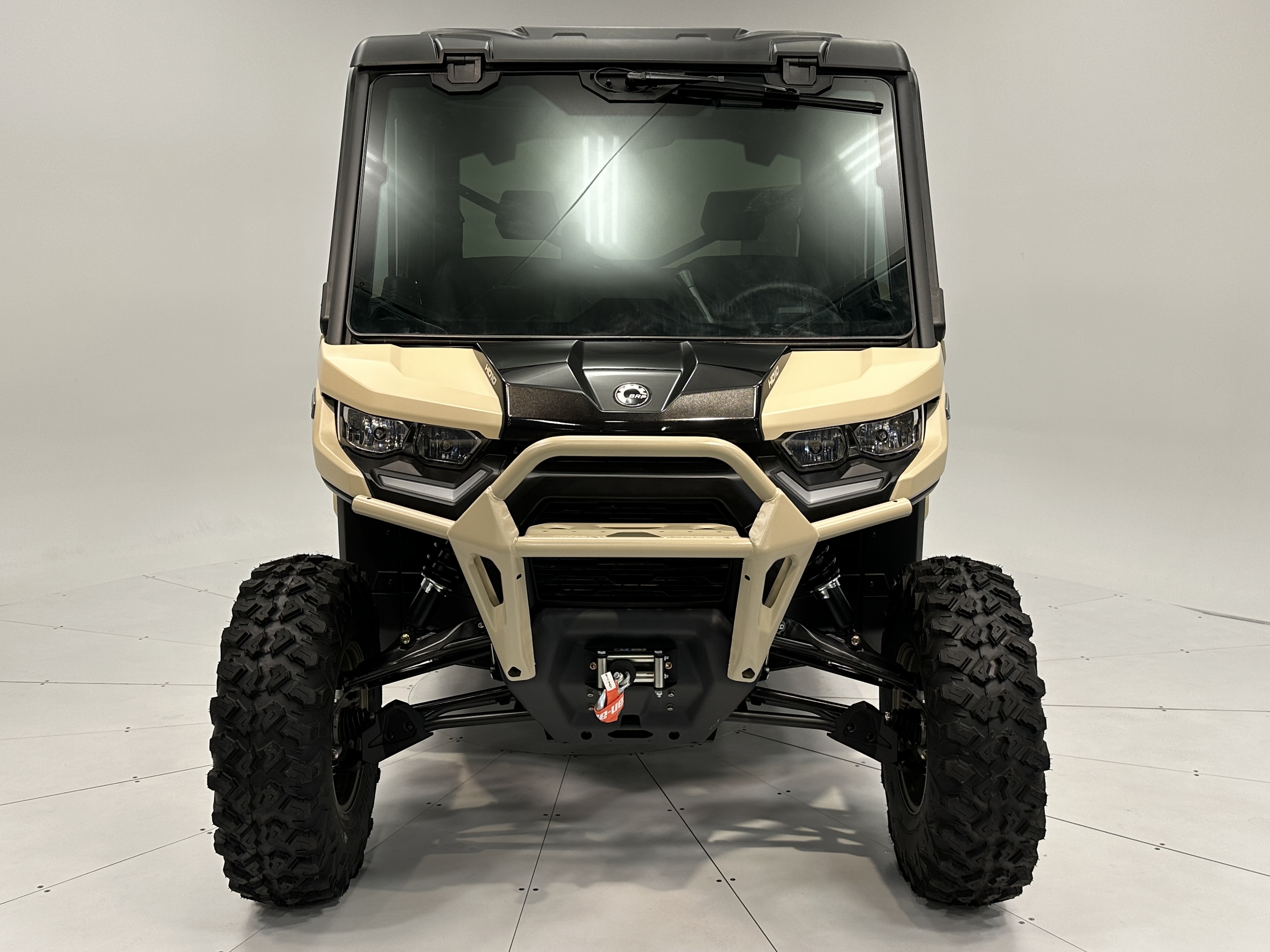 2025 Can-Am Defender MAX LIMITED CAB HD10 - Photo 4