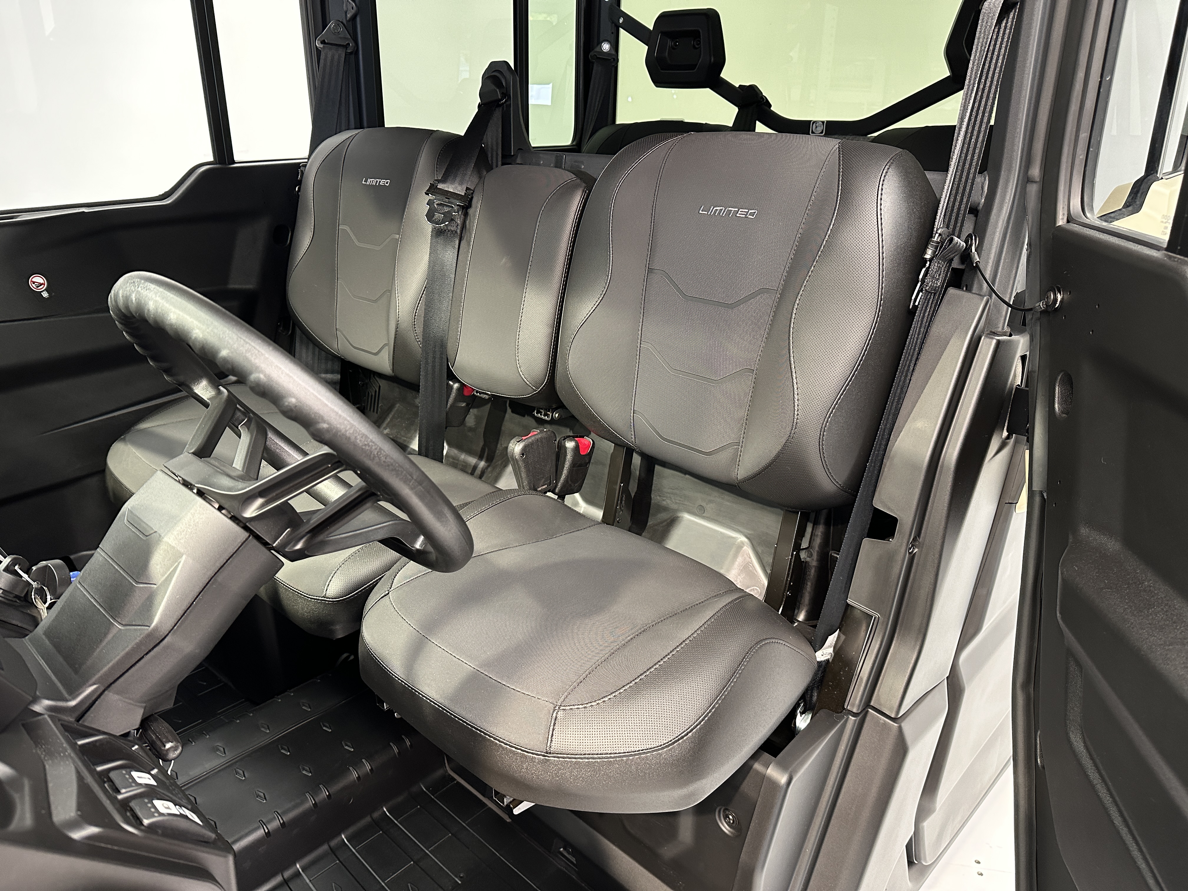 2025 Can-Am Defender MAX LIMITED CAB HD10 - Photo 13