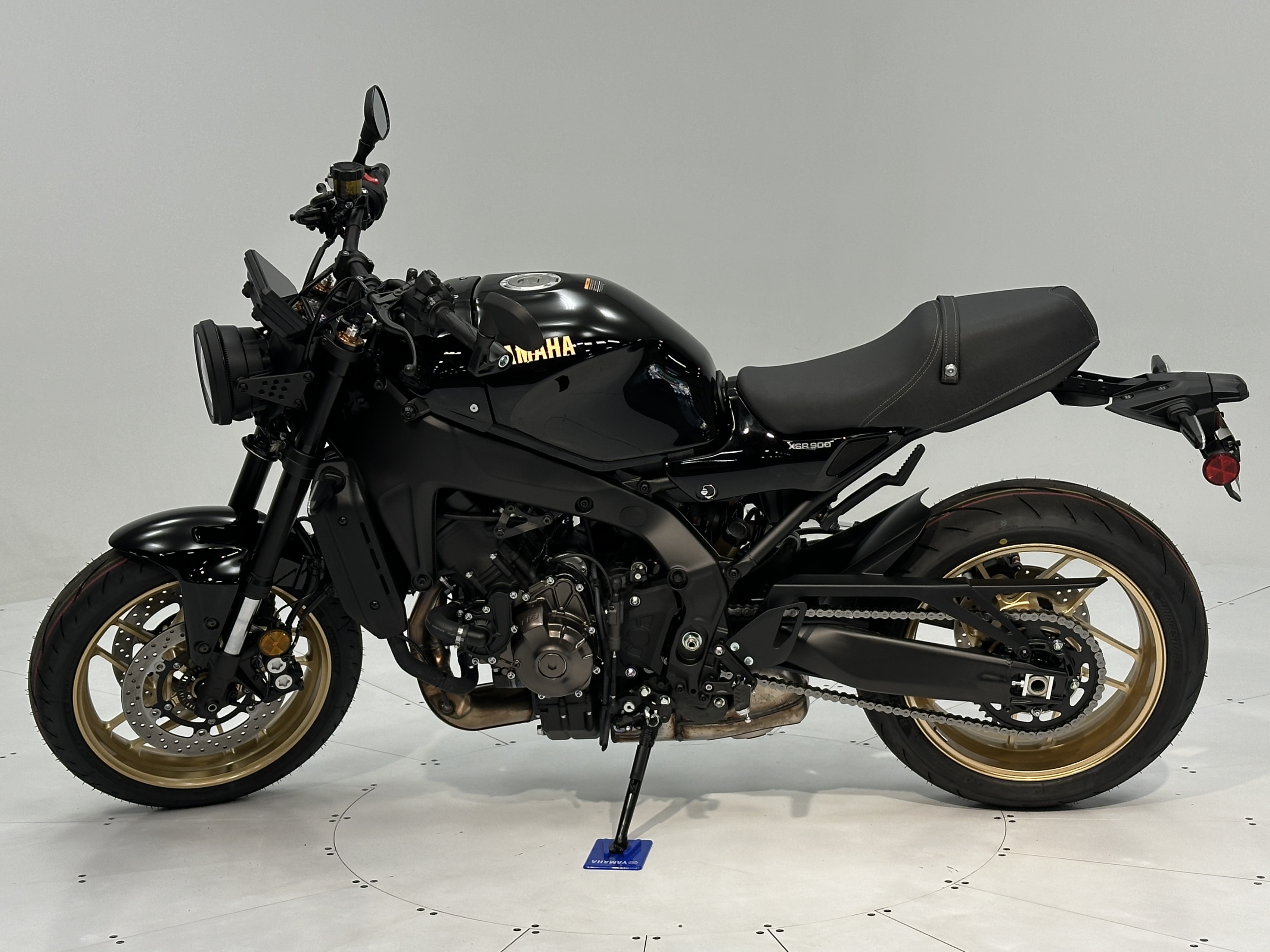 2025 Yamaha XSR900 - Photo 3