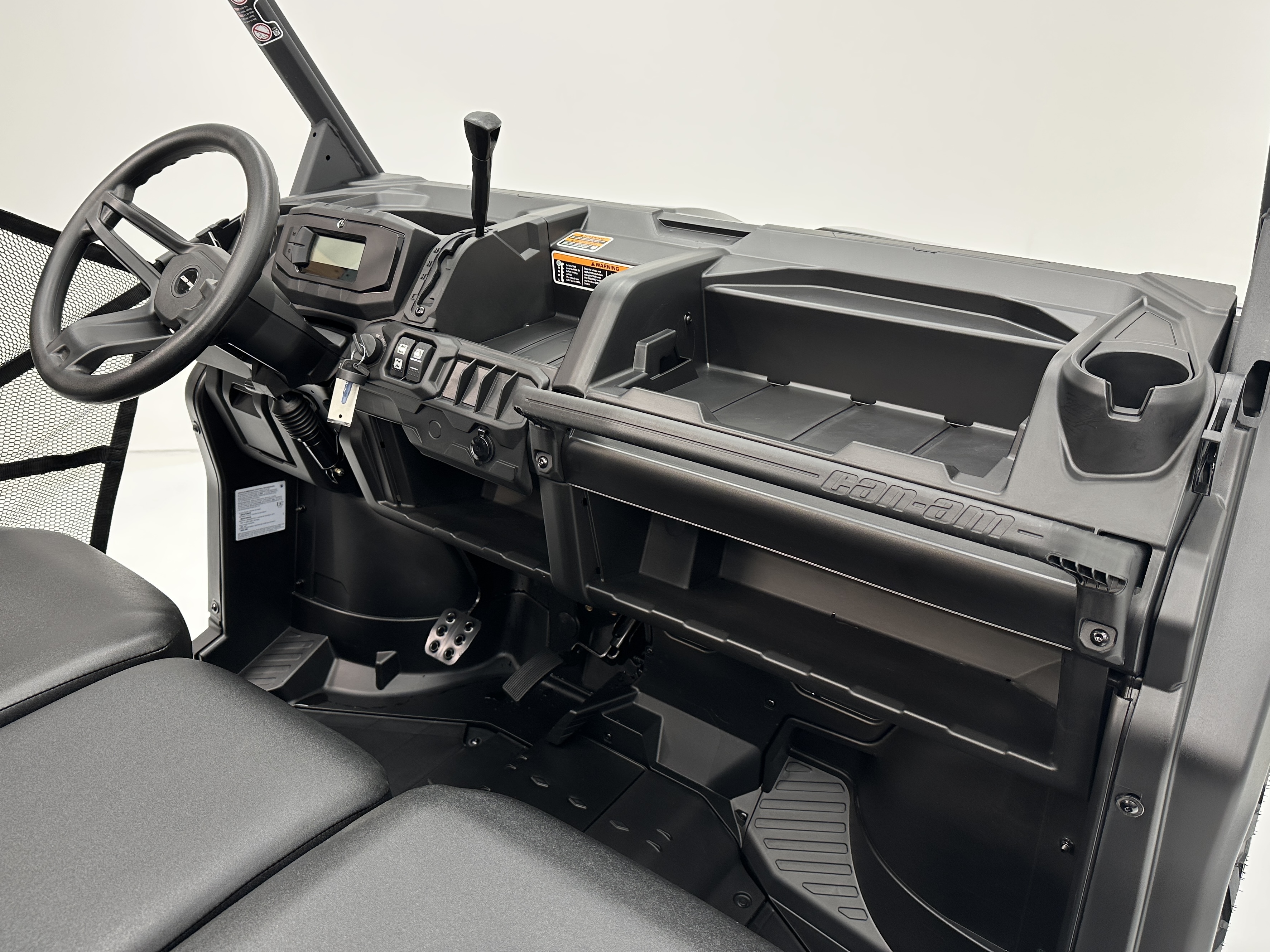 2025 Can-Am Defender DPS HD9 - Photo 6