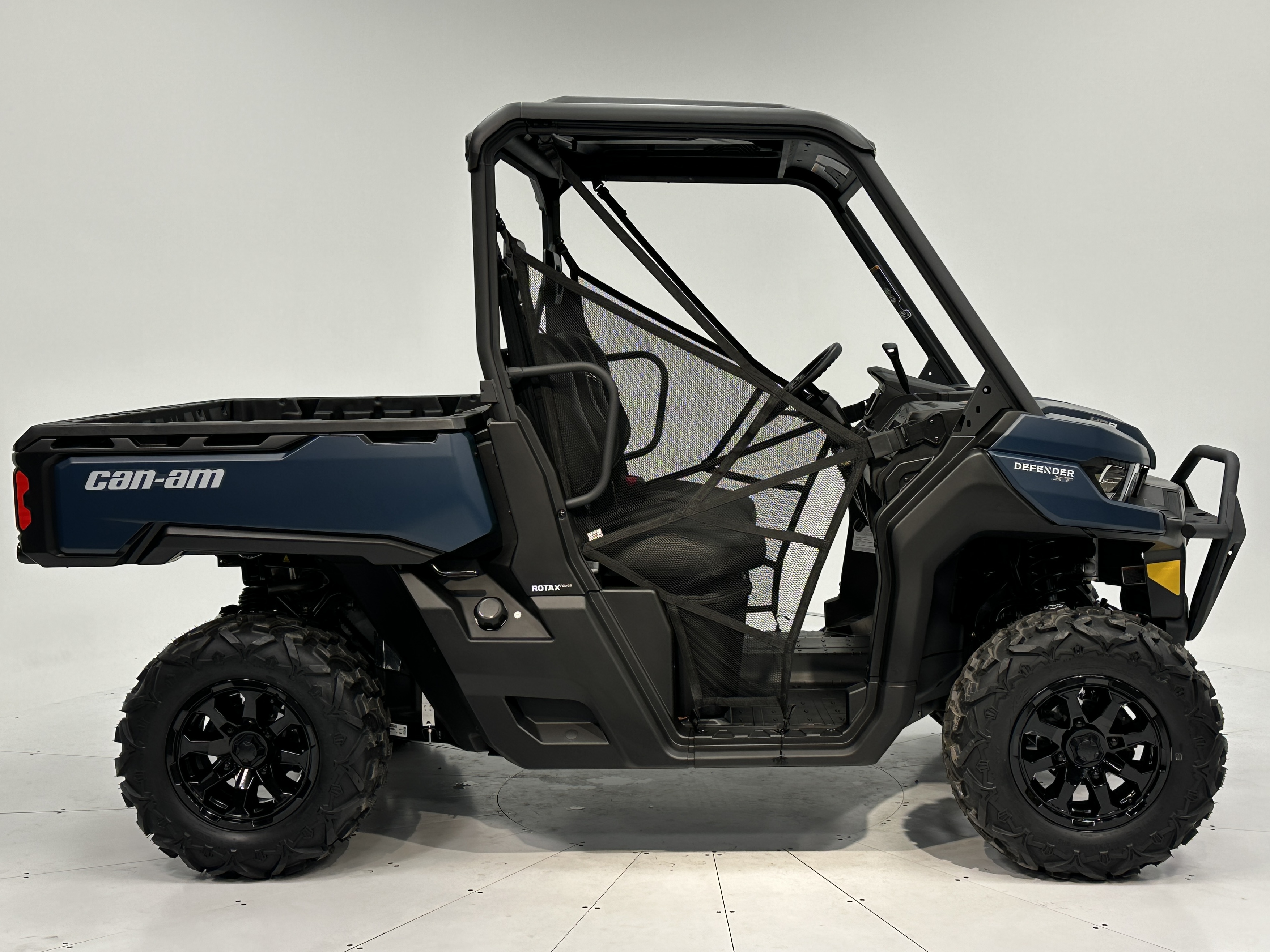 2025 Can-Am Defender XT HD9