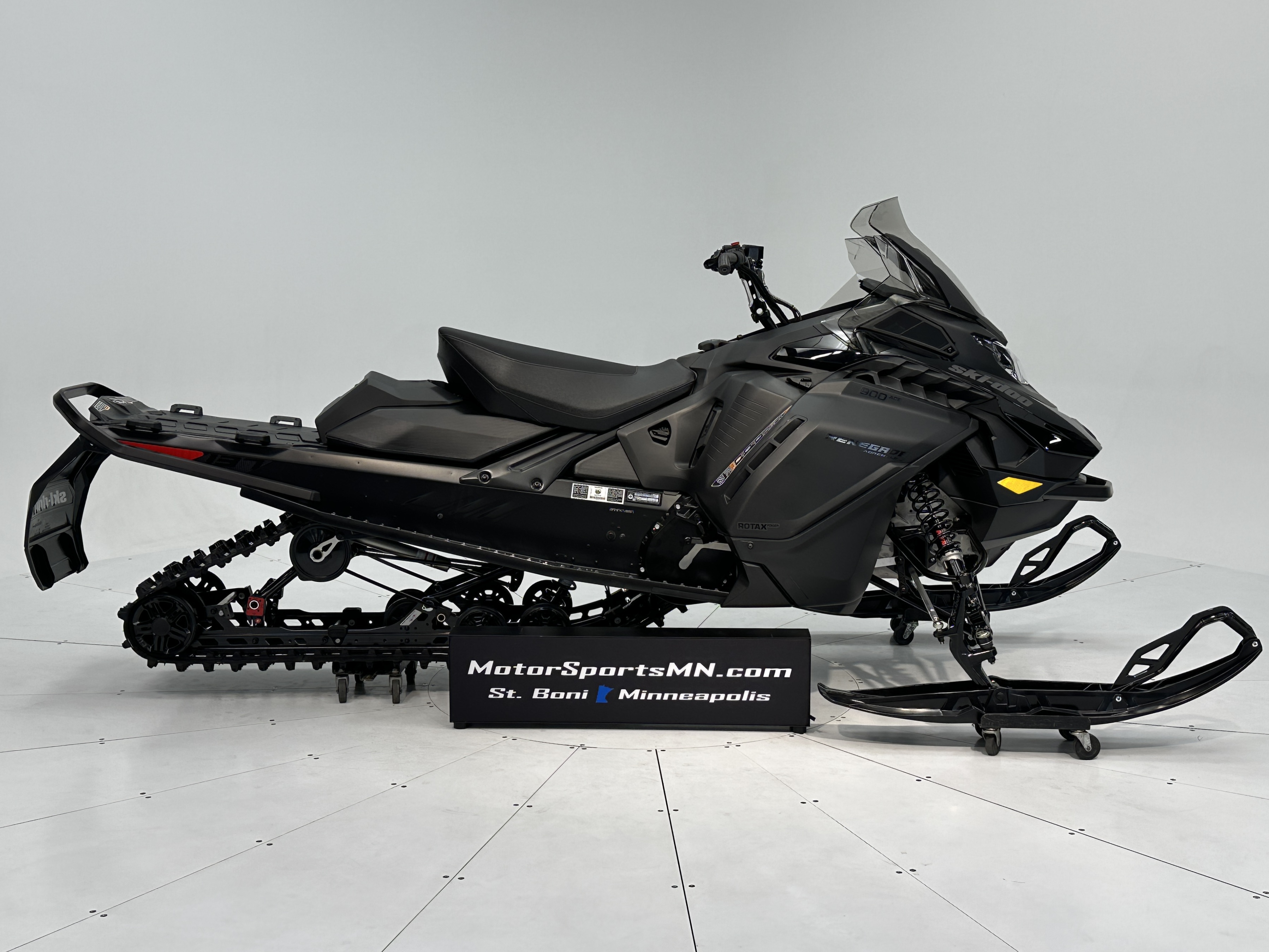 2026 Ski-Doo RENEGADE ADRENALINE 900 ACE RipSaw 1.25" E.S.