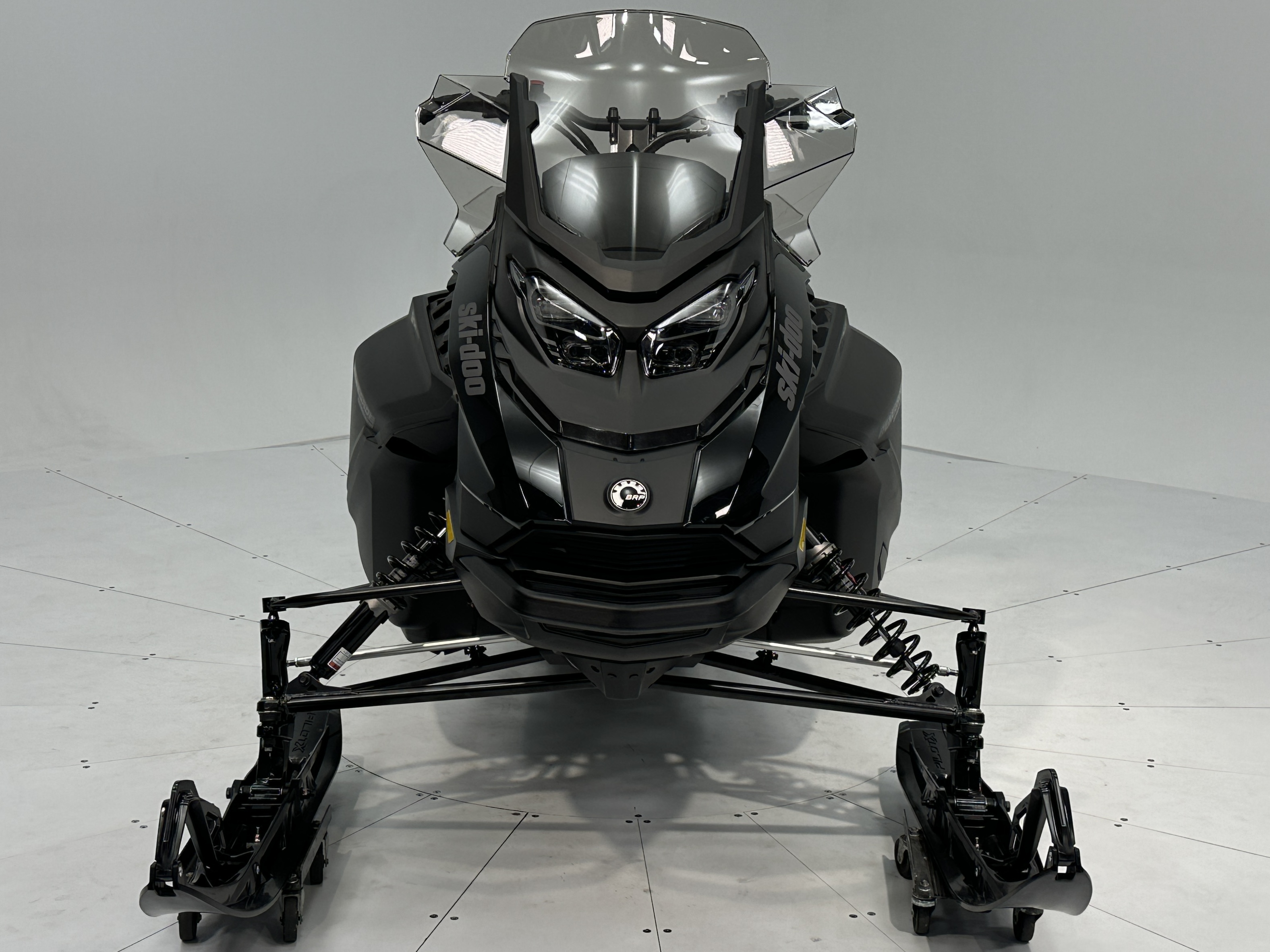 2026 Ski-Doo RENEGADE ADRENALINE 900 ACE RipSaw 1.25" E.S. - Photo 4