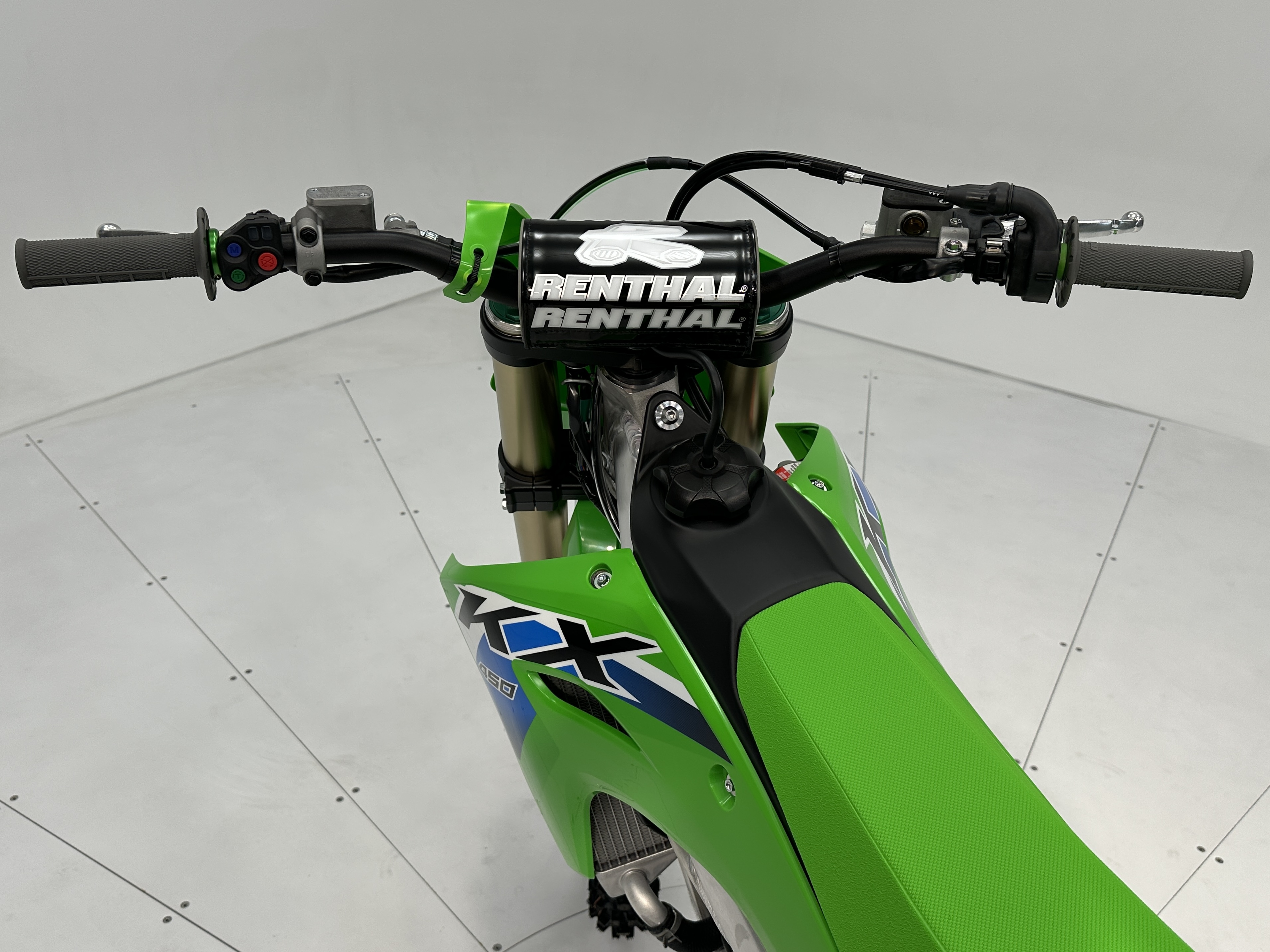 2026 Kawasaki KX 450 - Photo 5