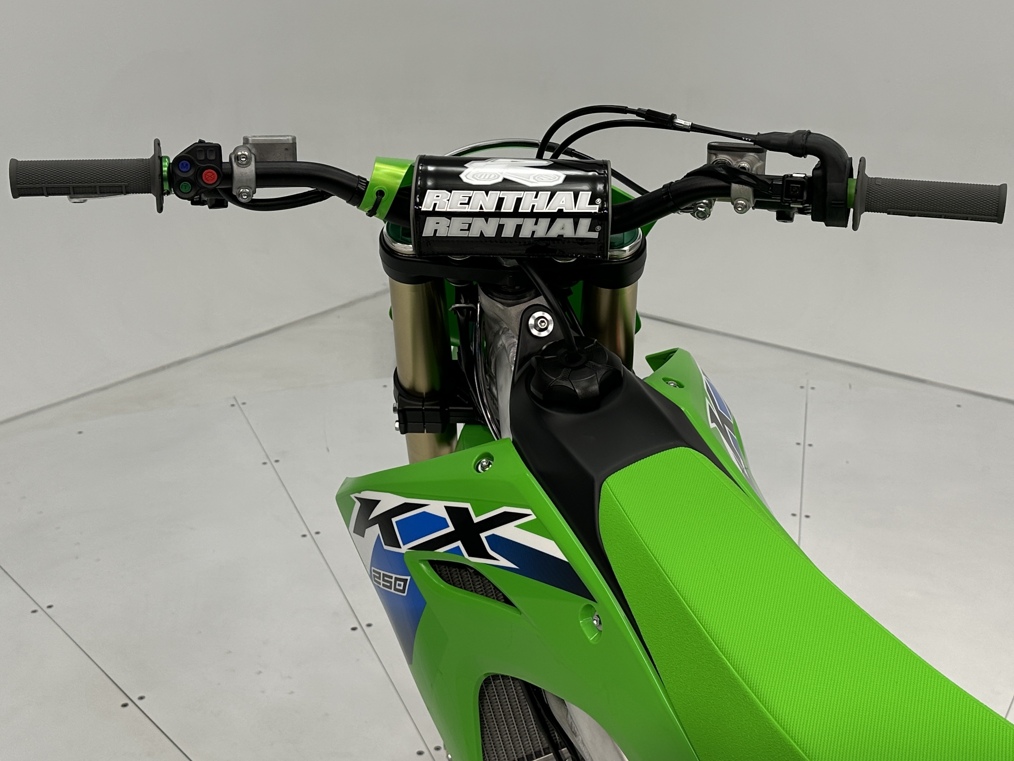 2026 Kawasaki KX 250 - Photo 5
