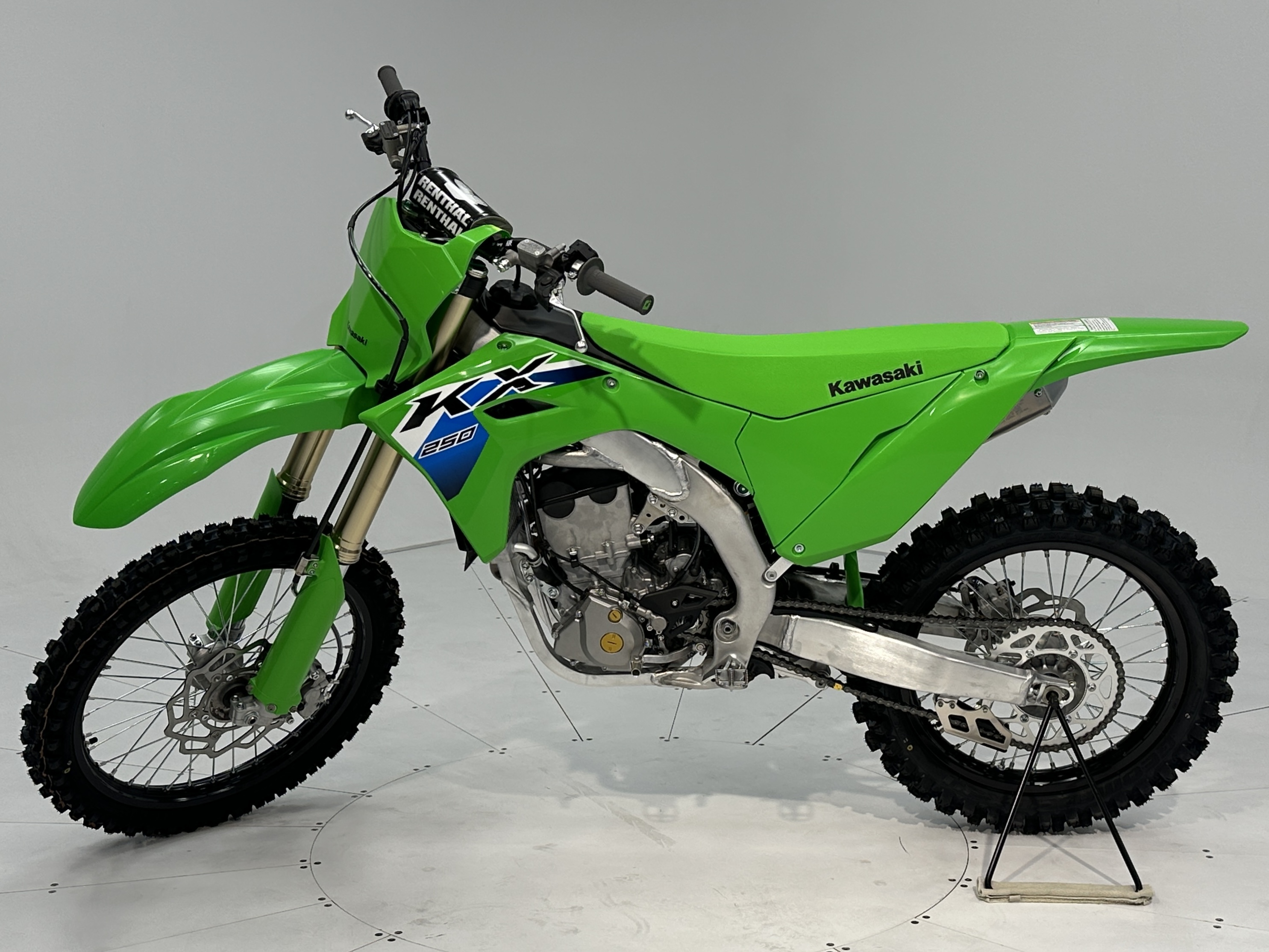 2026 Kawasaki KX 250 - Photo 3