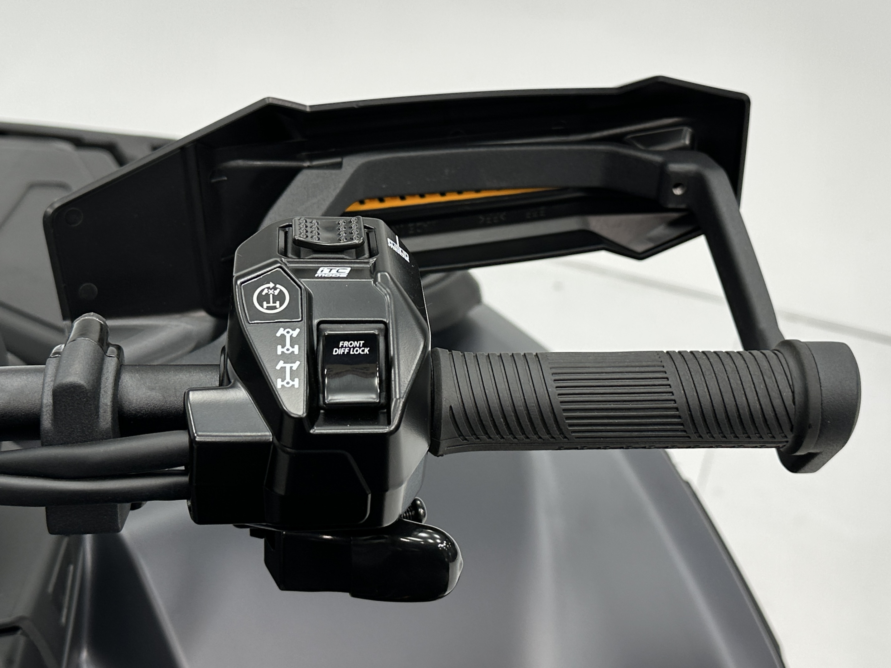 2025 Can-Am Outlander MAX XT-P 1000R - Photo 8
