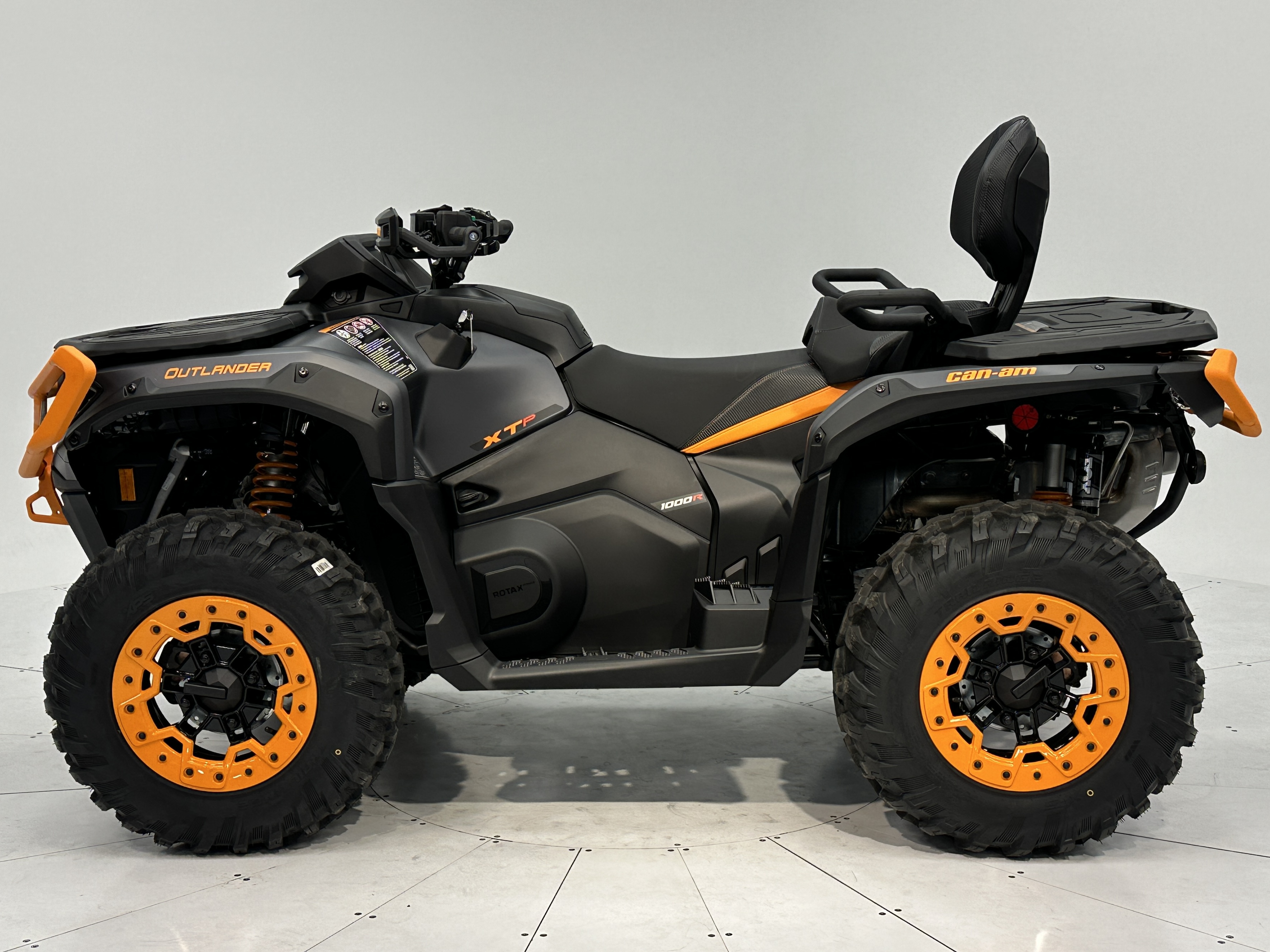 2025 Can-Am Outlander MAX XT-P 1000R - Photo 3