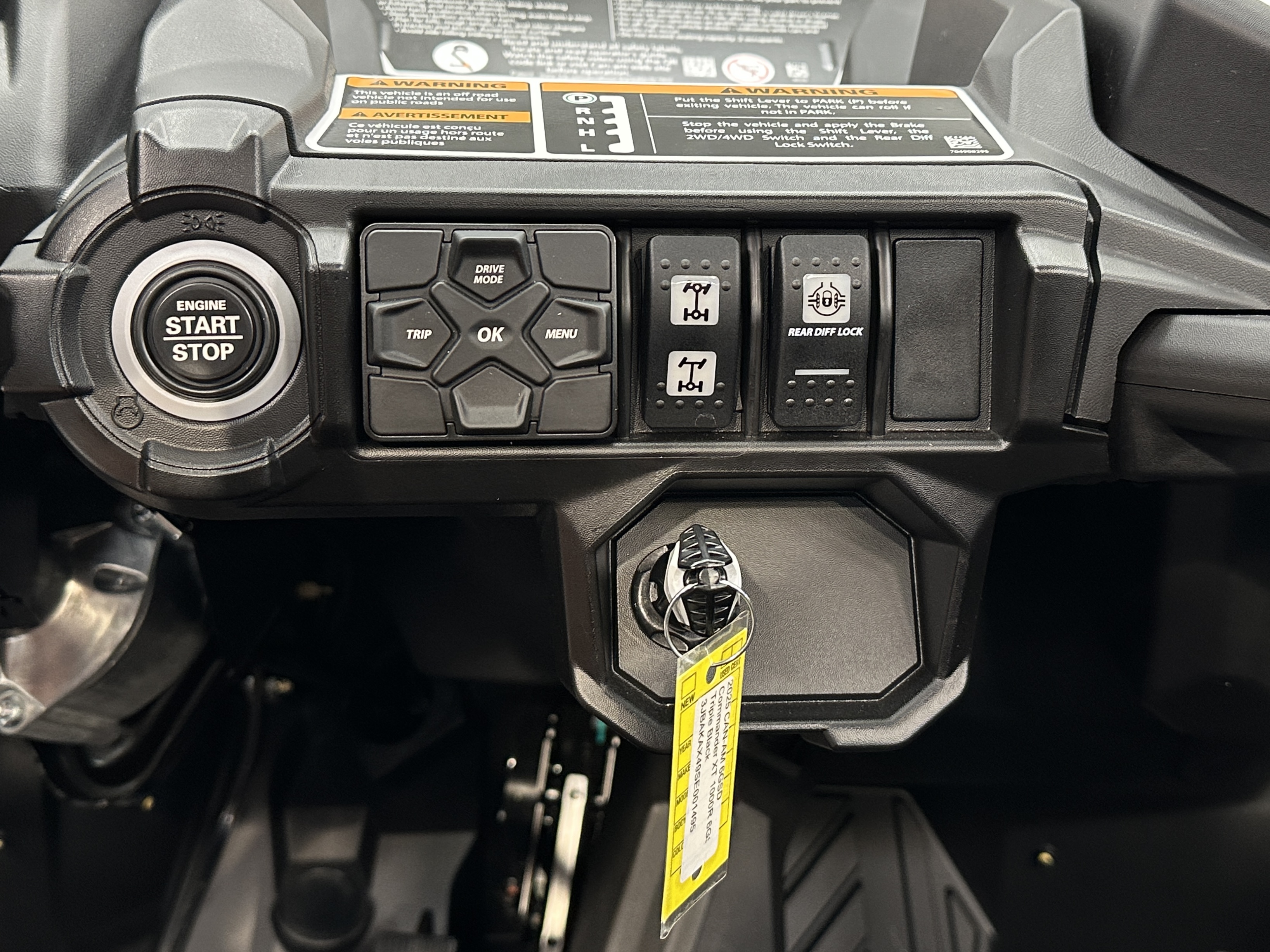 2025 Can-Am Commander XT 1000R - Photo 8