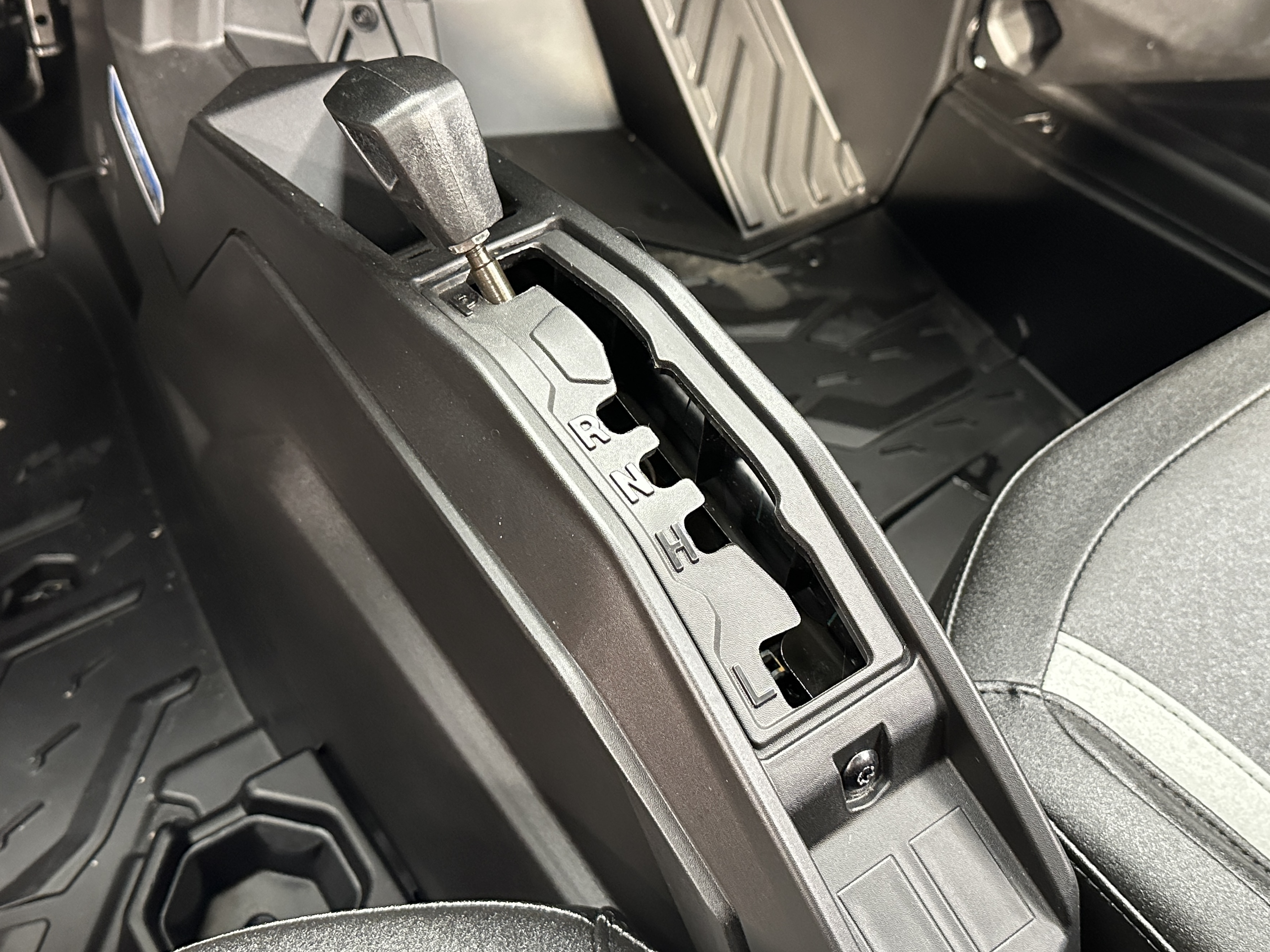 2025 Can-Am Commander XT 1000R - Photo 10