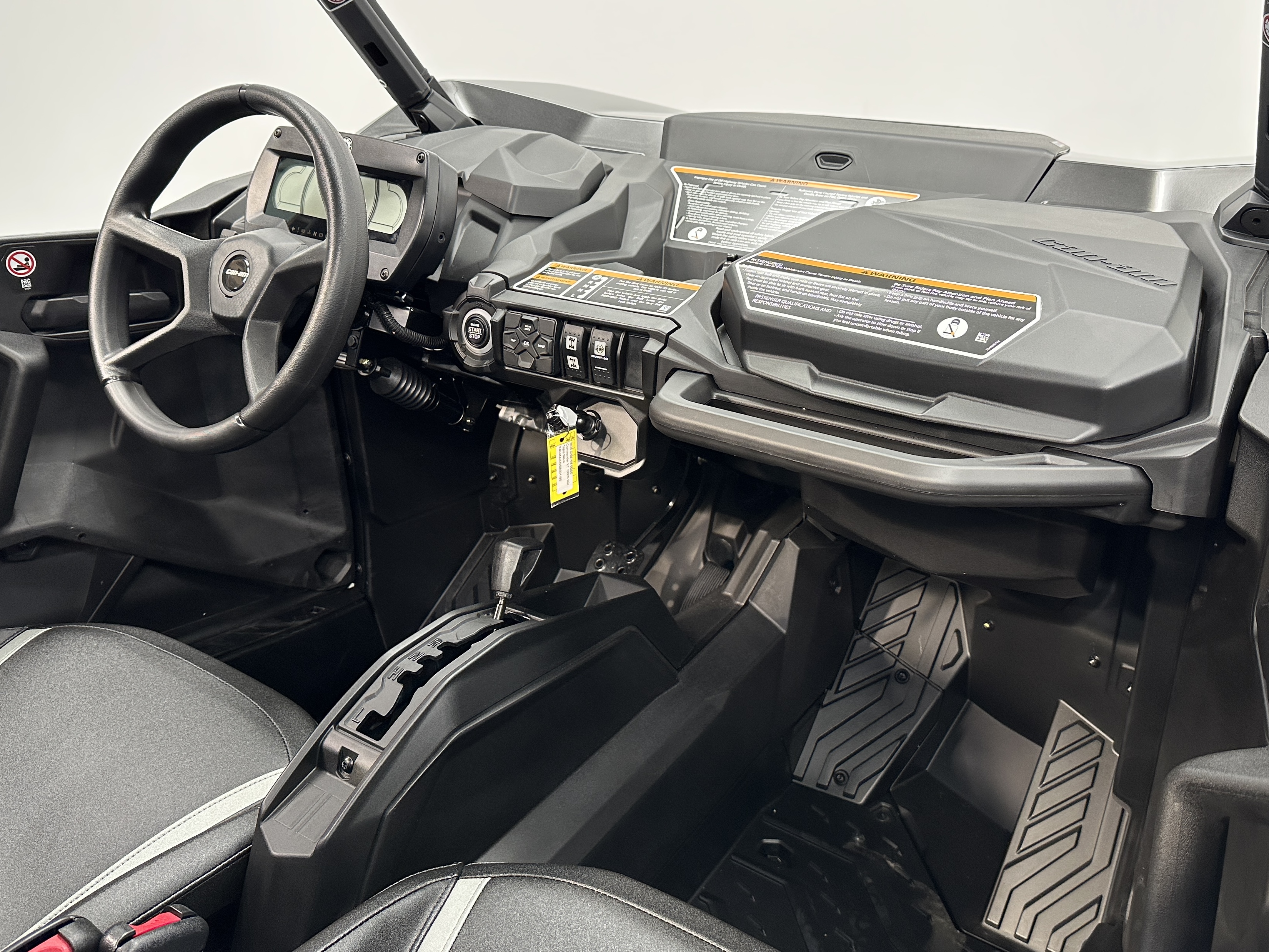 2025 Can-Am Commander XT 1000R - Photo 6