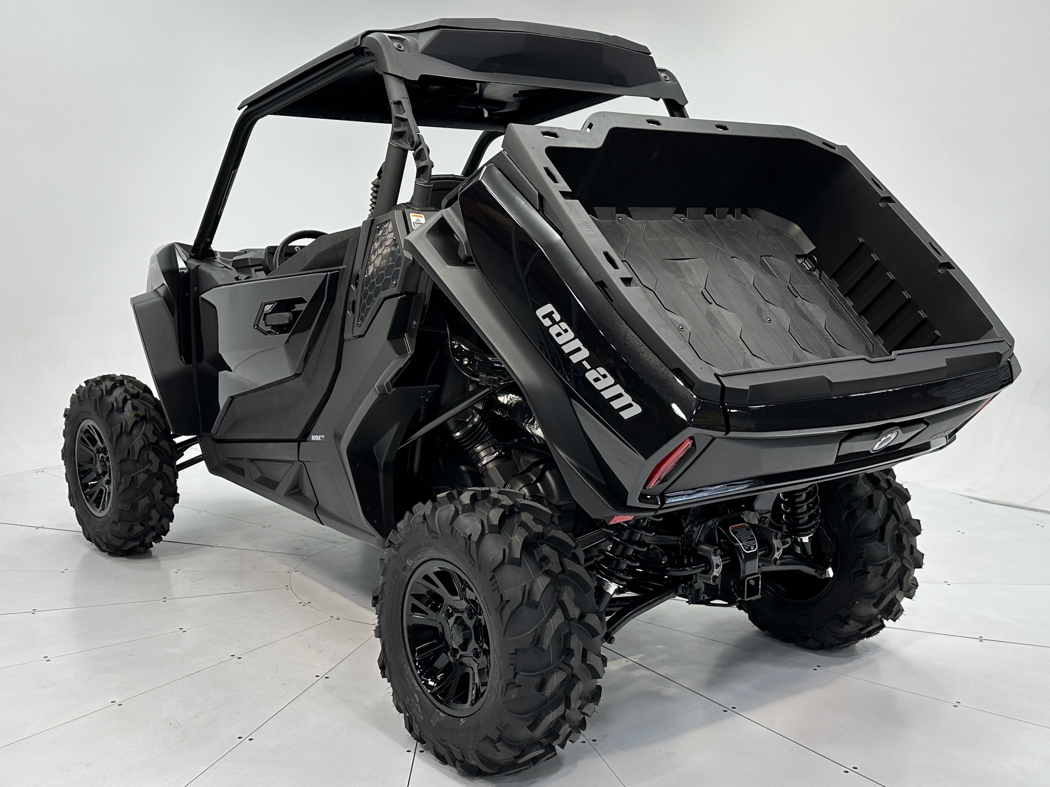 2025 Can-Am Commander XT 1000R - Photo 14
