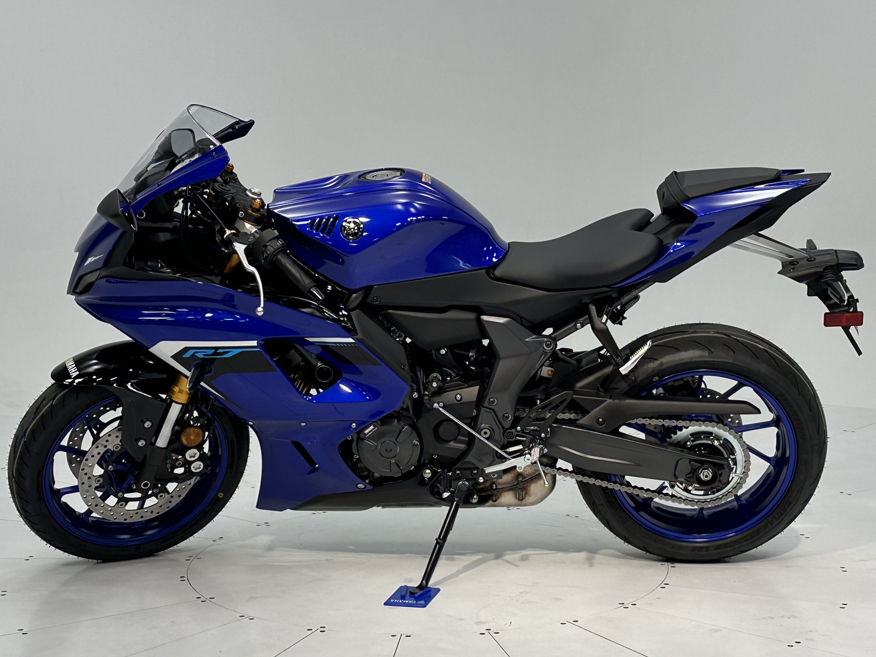 2025 Yamaha YZF-R7 - Photo 3
