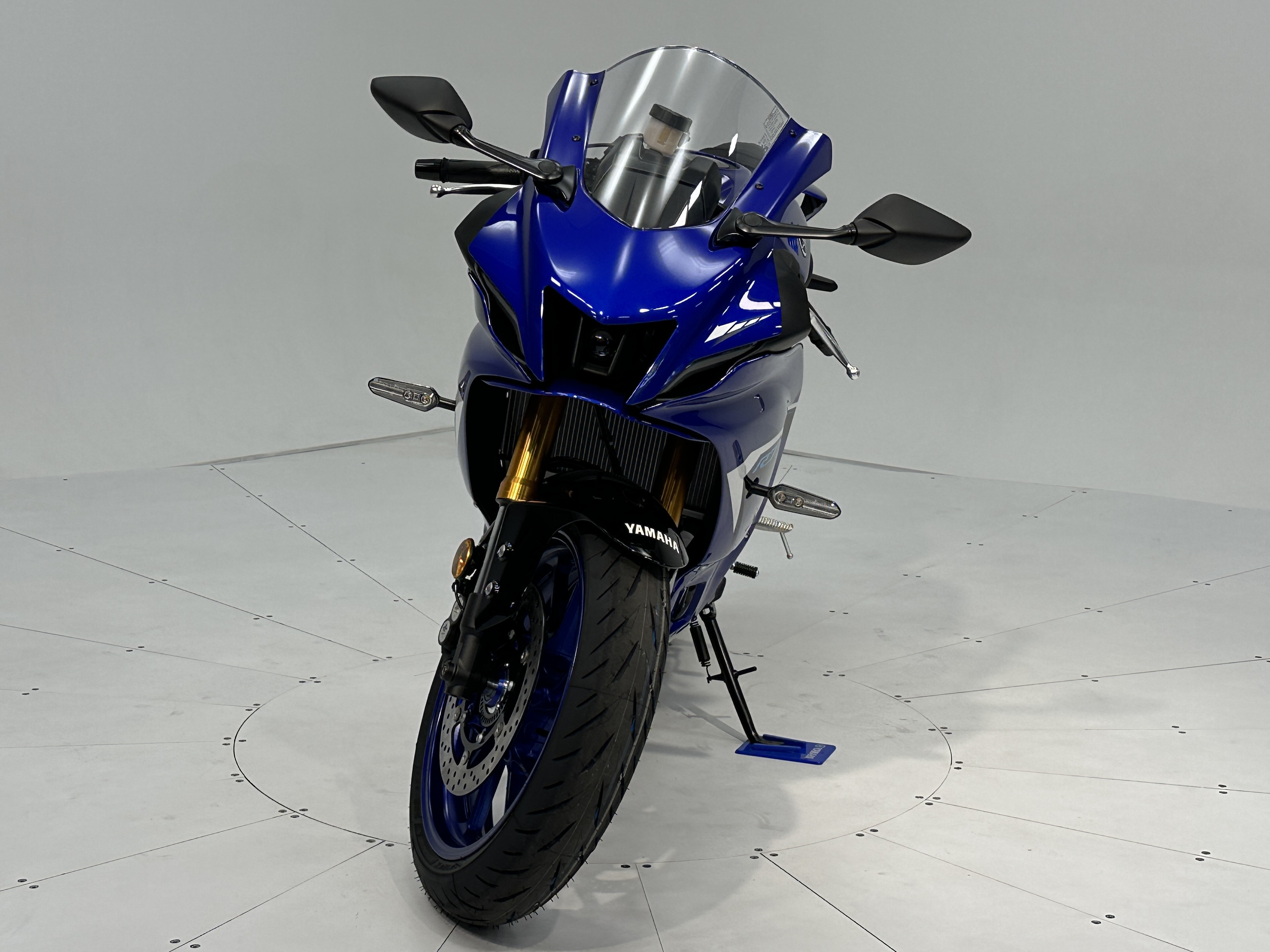 2025 Yamaha YZF-R7 - Photo 4