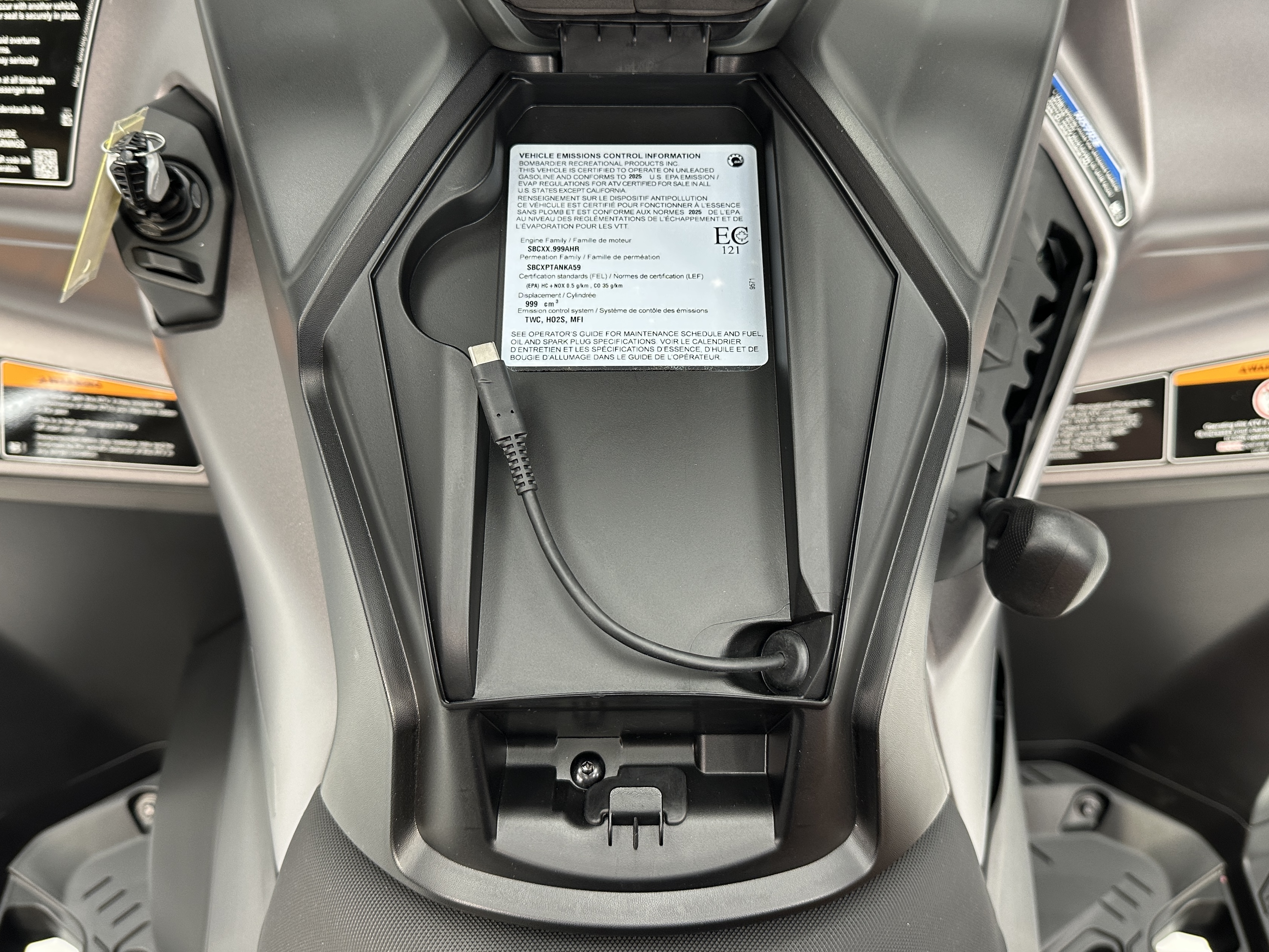2025 Can-Am Outlander MAX XT 1000R - Photo 9