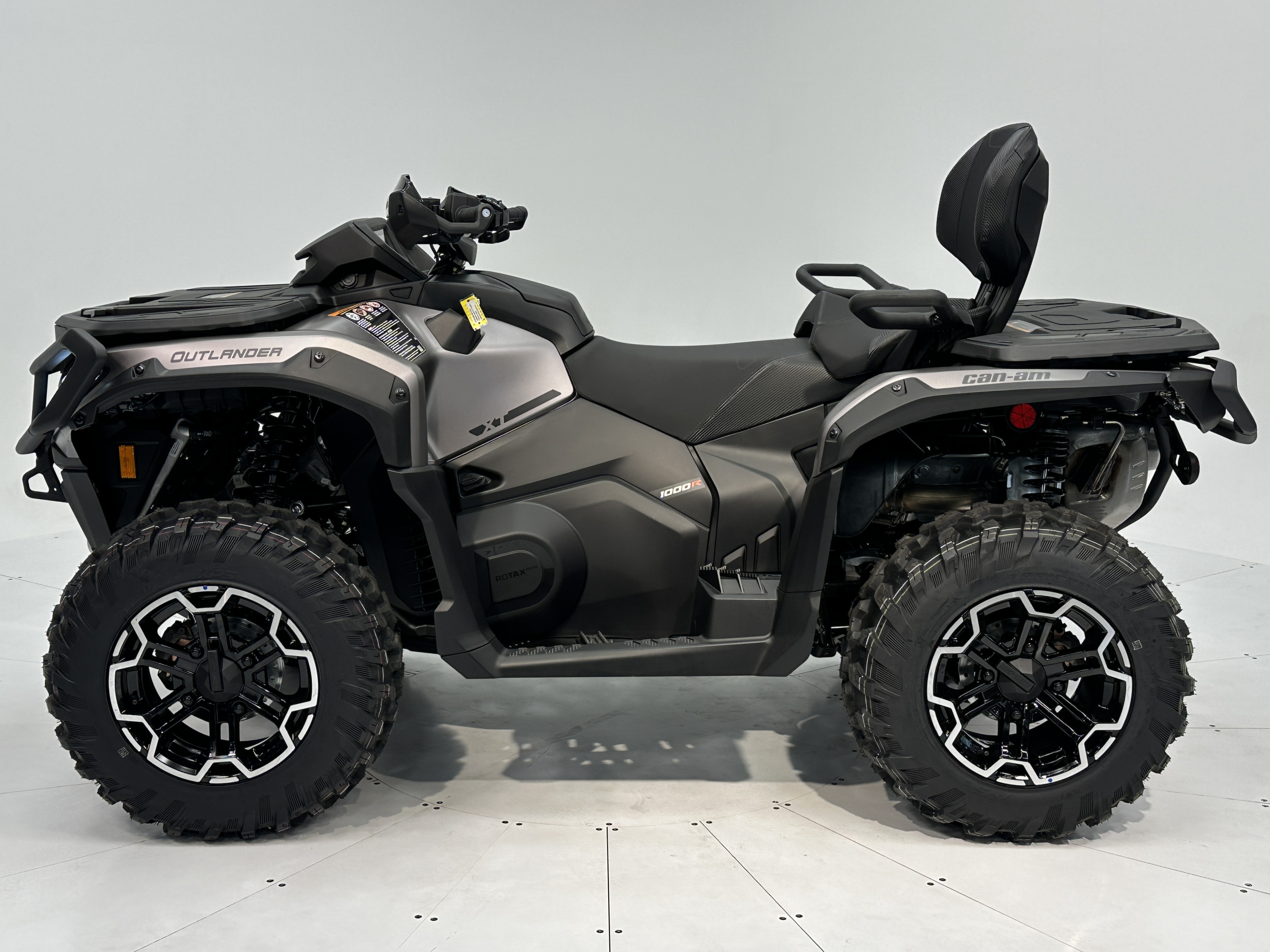 2025 Can-Am Outlander MAX XT 1000R - Photo 3