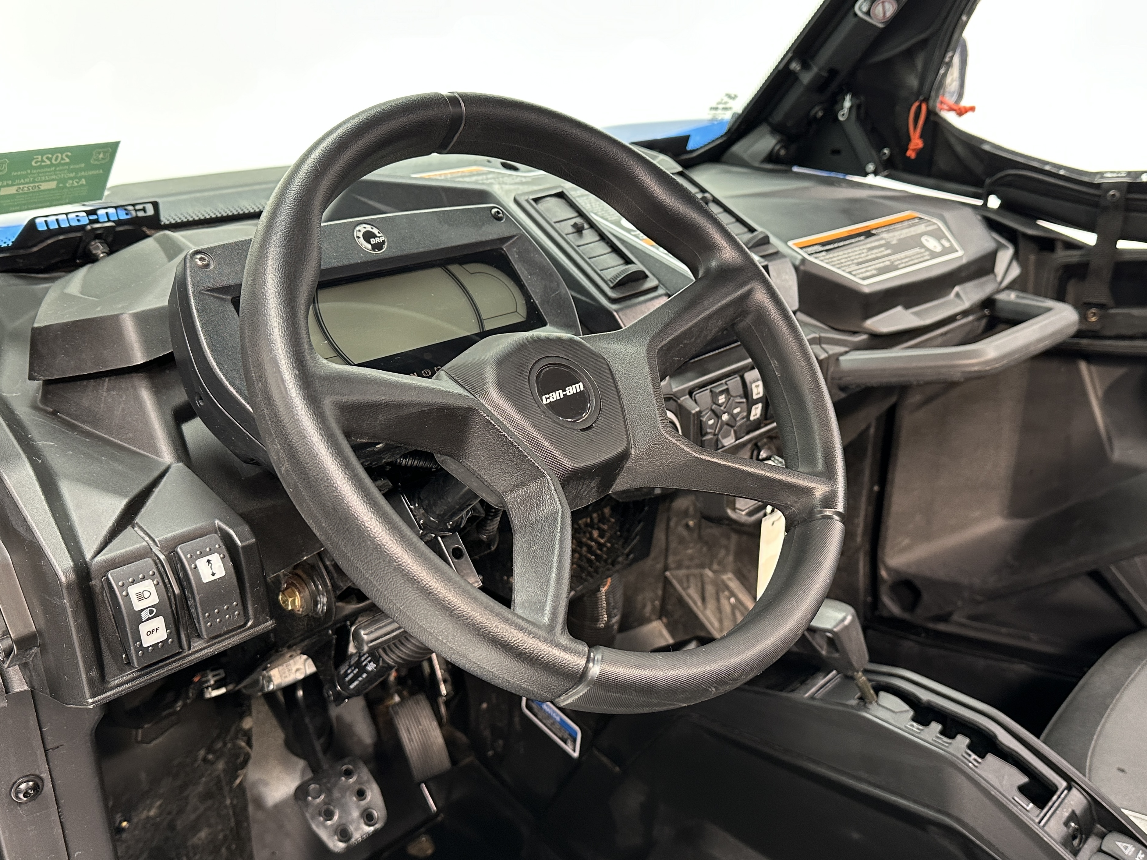 2022 Can-Am Commander XT 700 - Photo 5