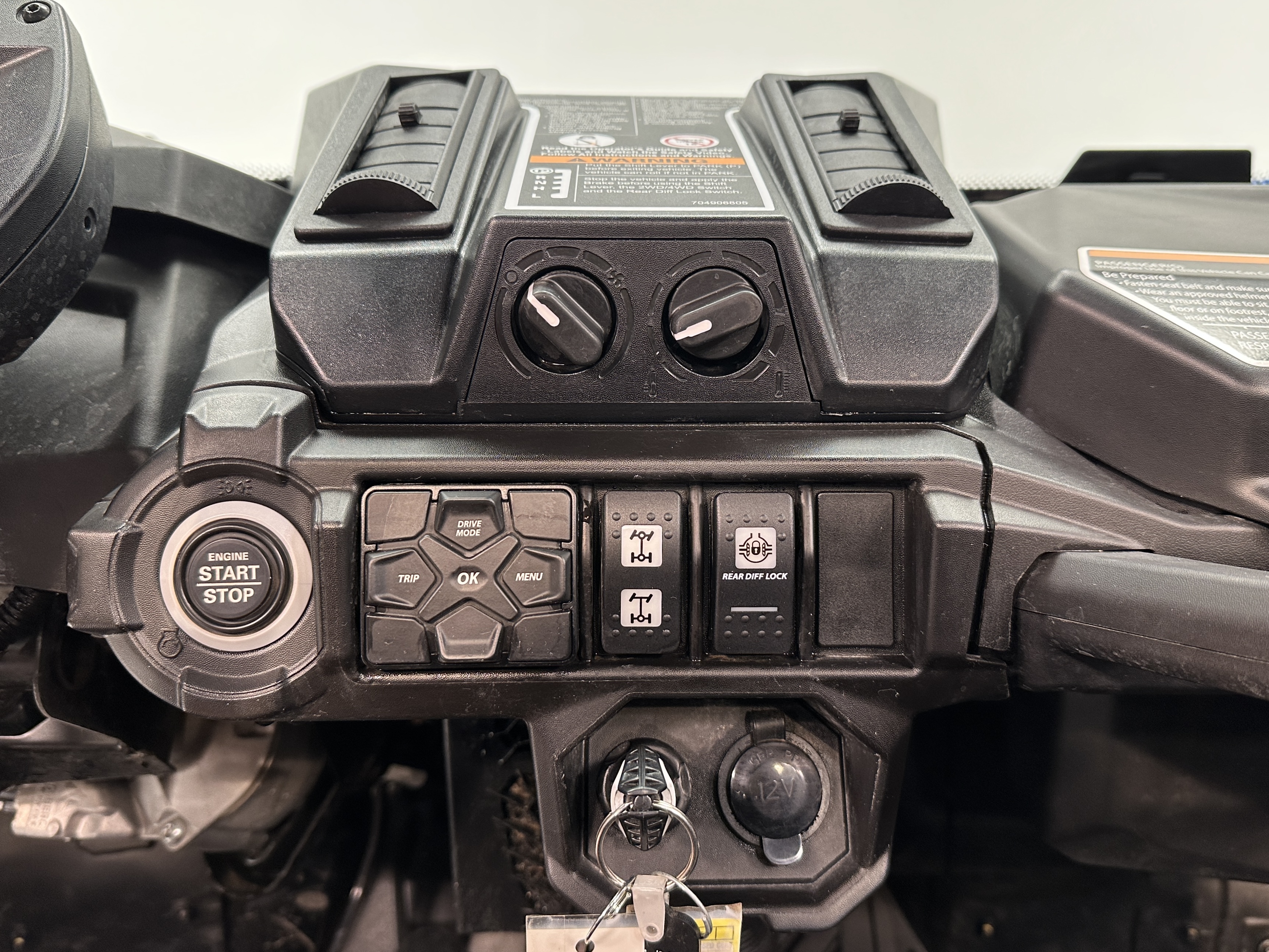 2022 Can-Am Commander XT 700 - Photo 8