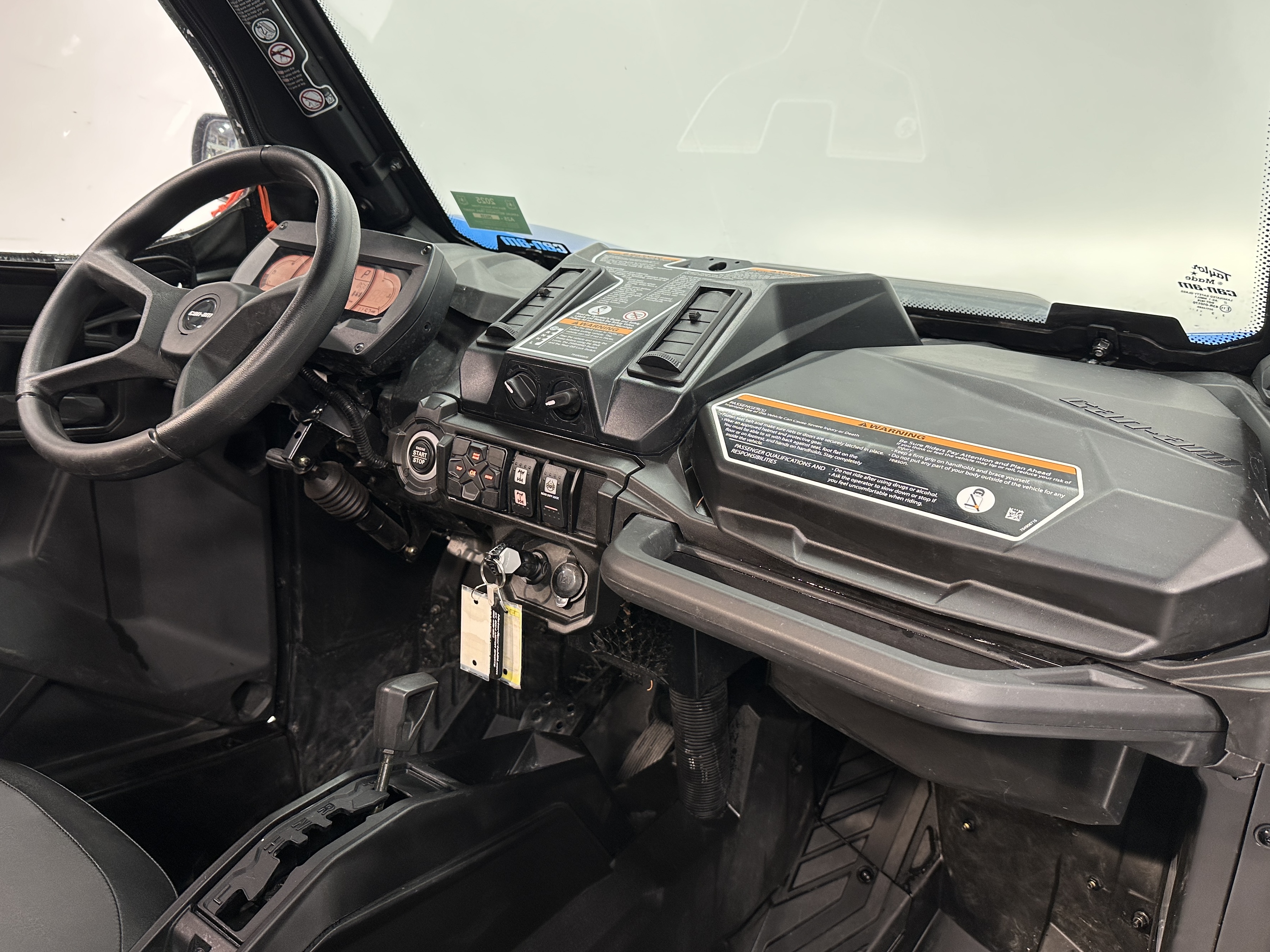 2022 Can-Am Commander XT 700 - Photo 6