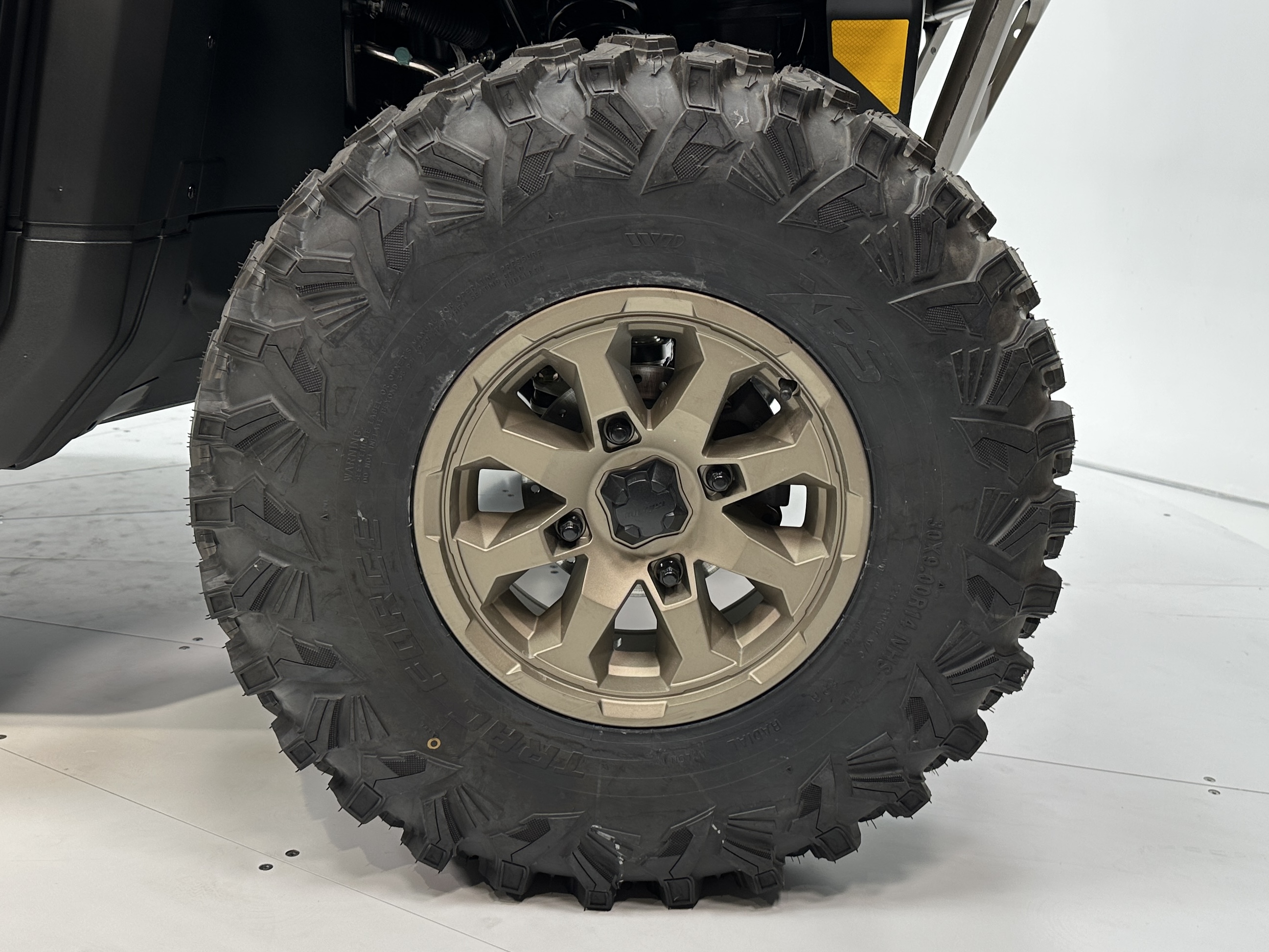 2025 Can-Am Defender MAX LIMITED CAB HD10 - Photo 16