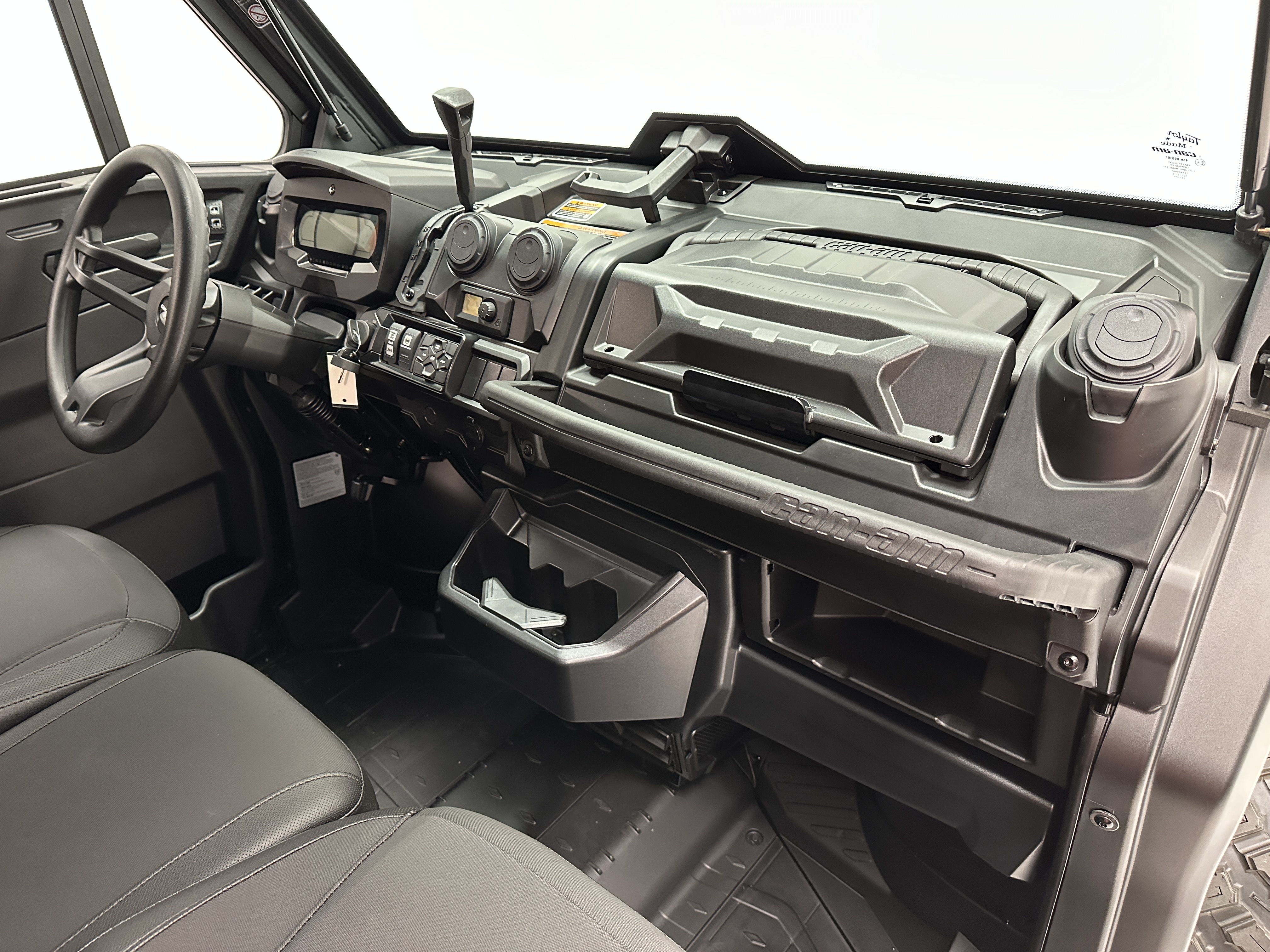 2025 Can-Am Defender MAX LIMITED CAB HD10 - Photo 6