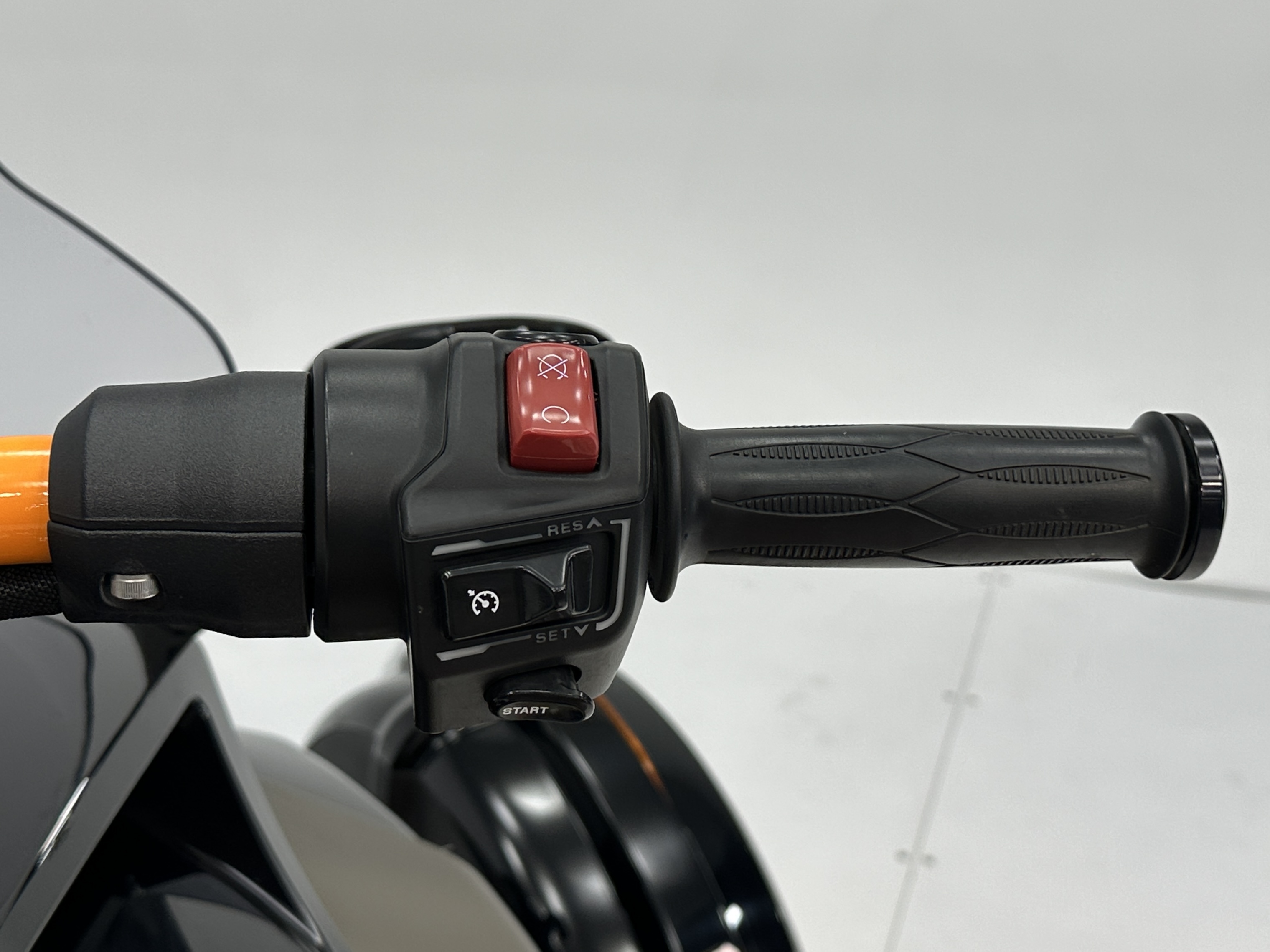 2020 Can-Am F3 S SE6 - Photo 8