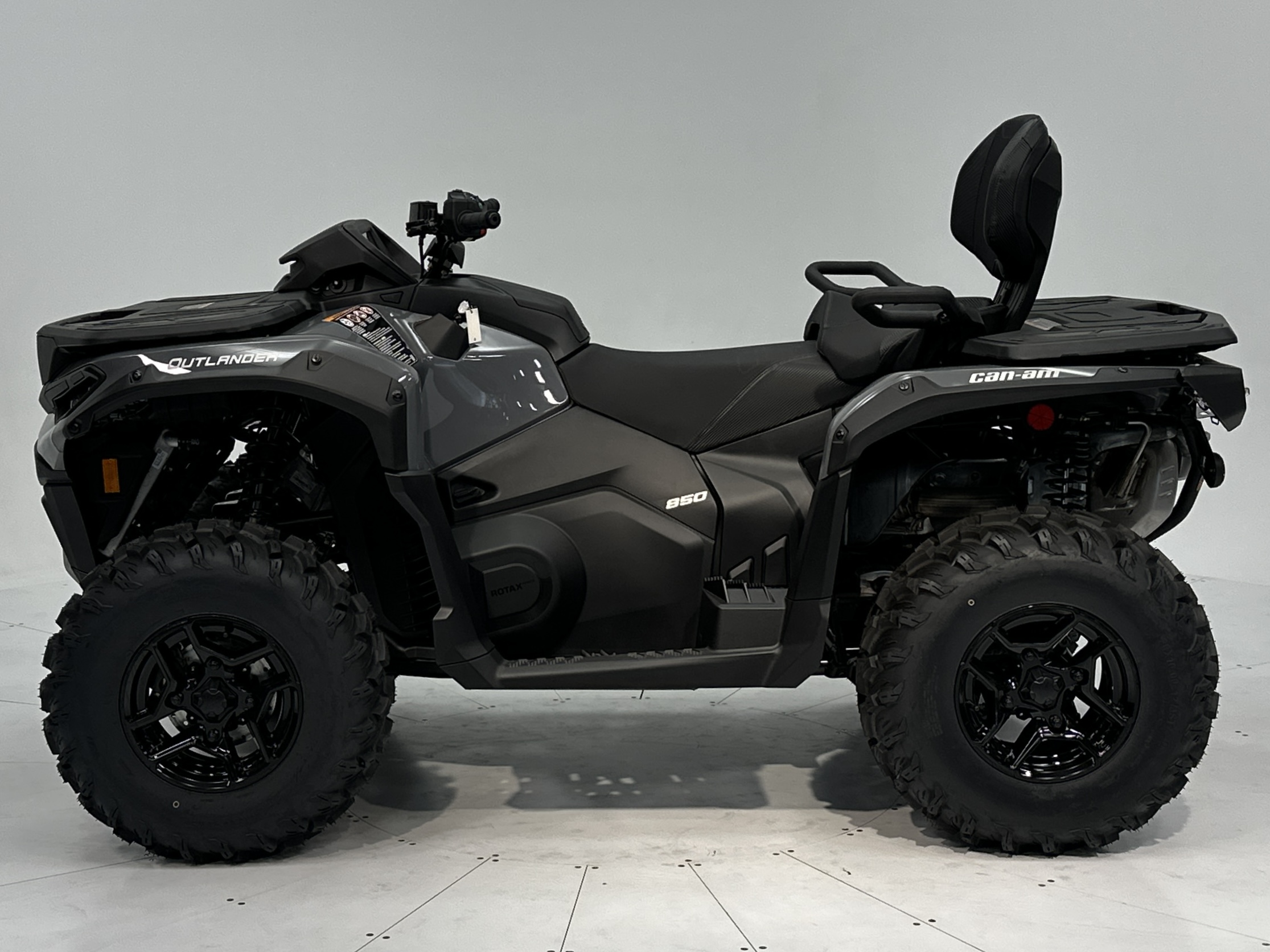 2025 Can-Am Outlander MAX DPS 850 - Photo 3