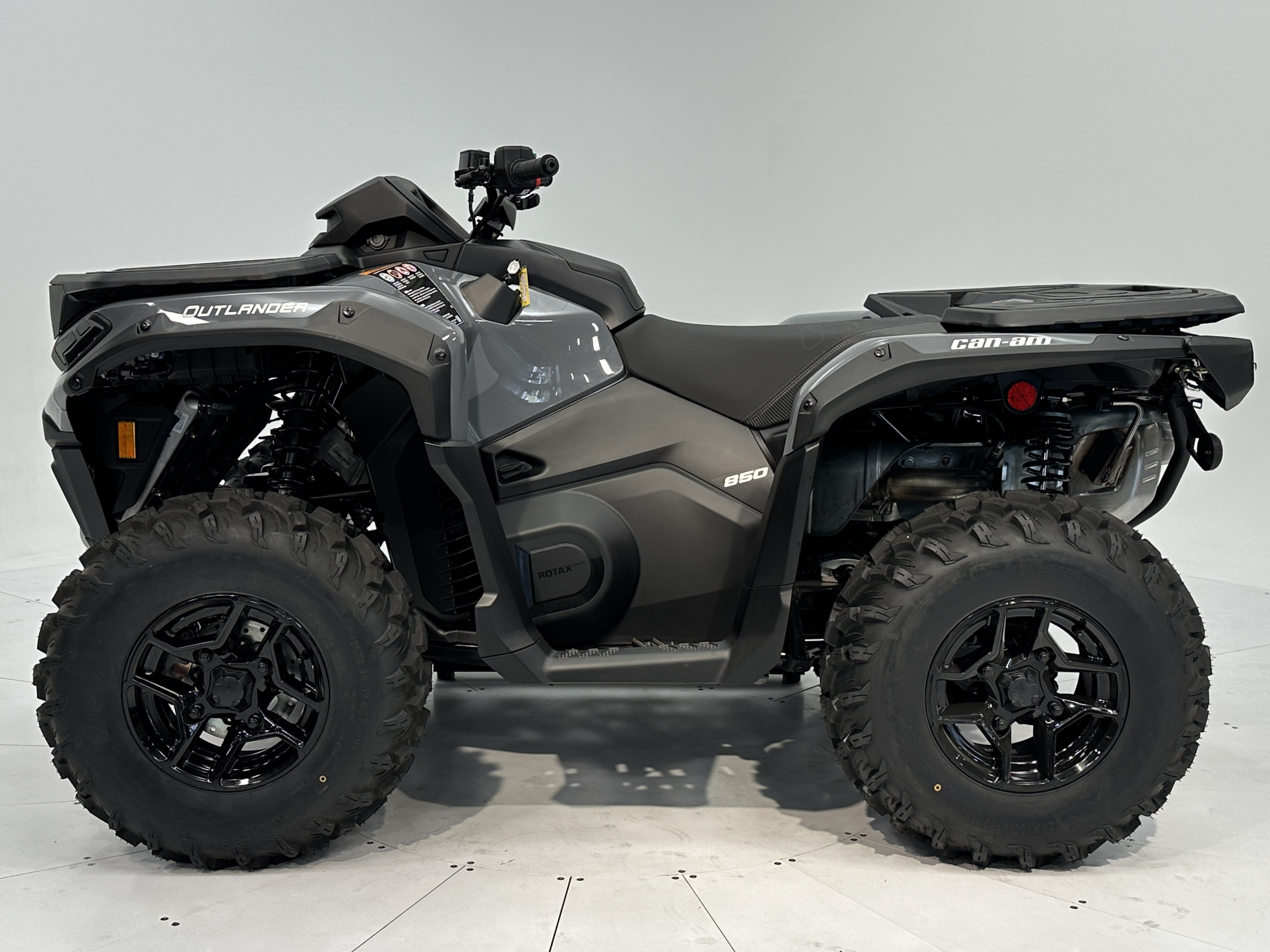 2025 Can-Am Outlander DPS 850 - Photo 3