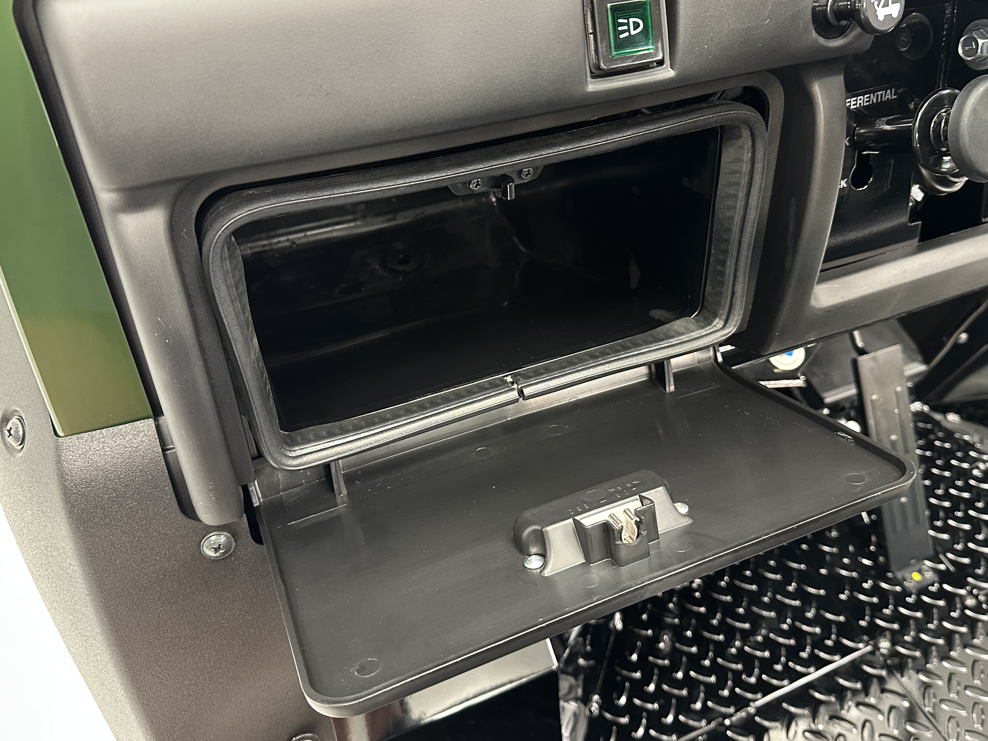 2026 Kawasaki MULE 4010 4X4 - Photo 9