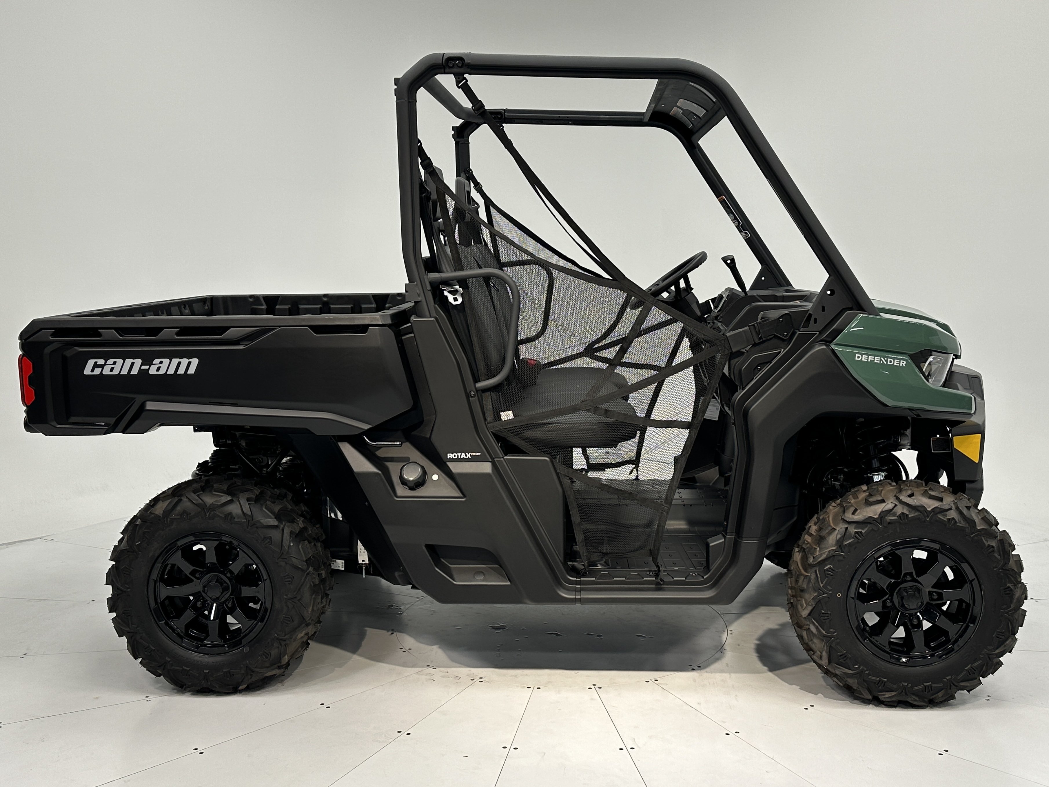 2025 Can-Am Defender DPS HD7