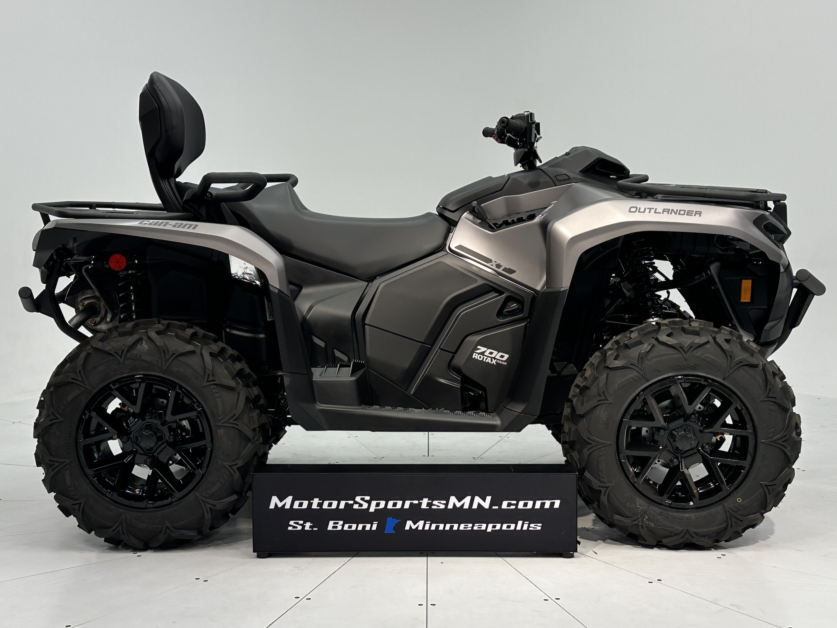 2025 Can-Am Outlander MAX XT 700